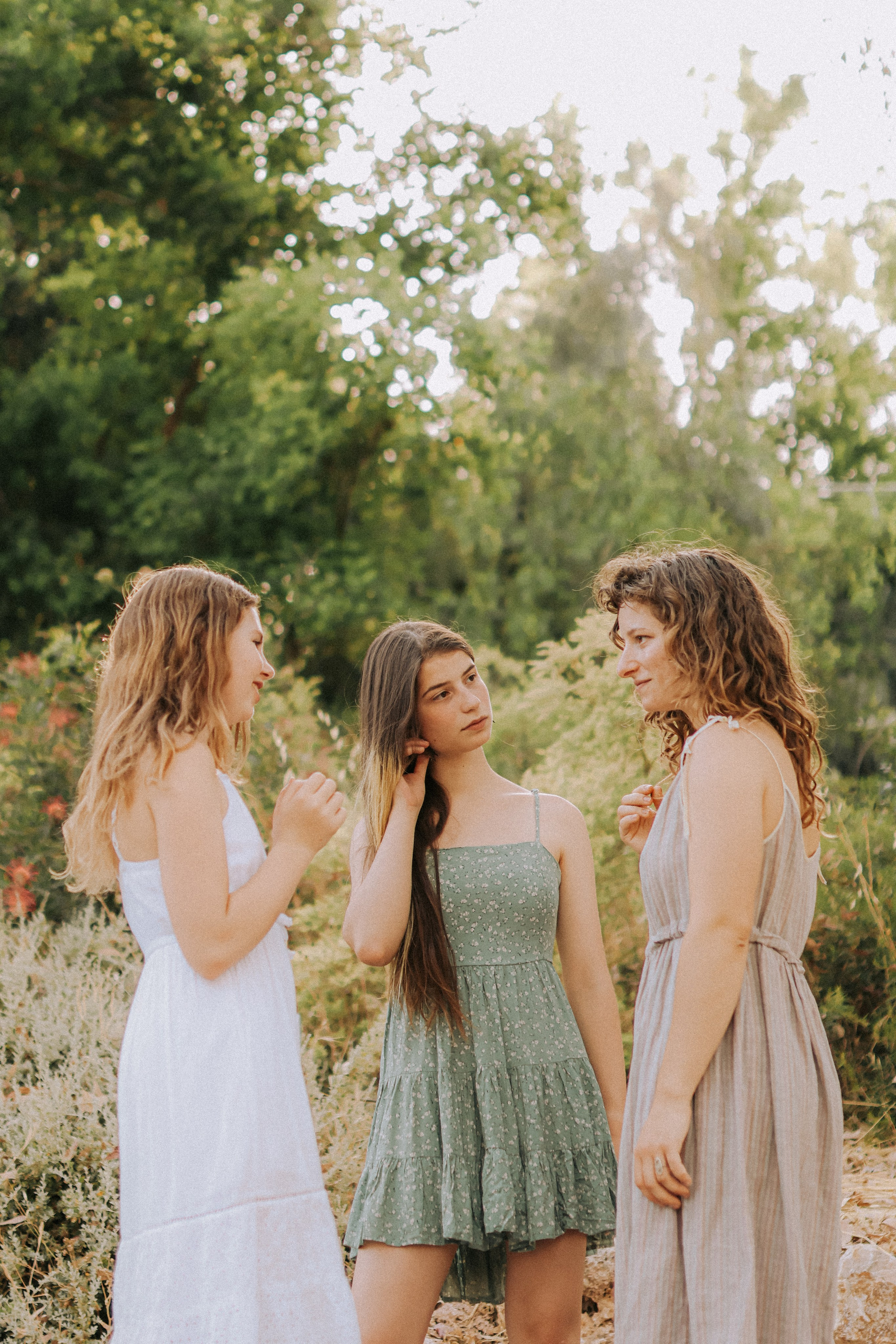 Polya, Shusha and Zhenya. Photographer in Israel Alice Milchin