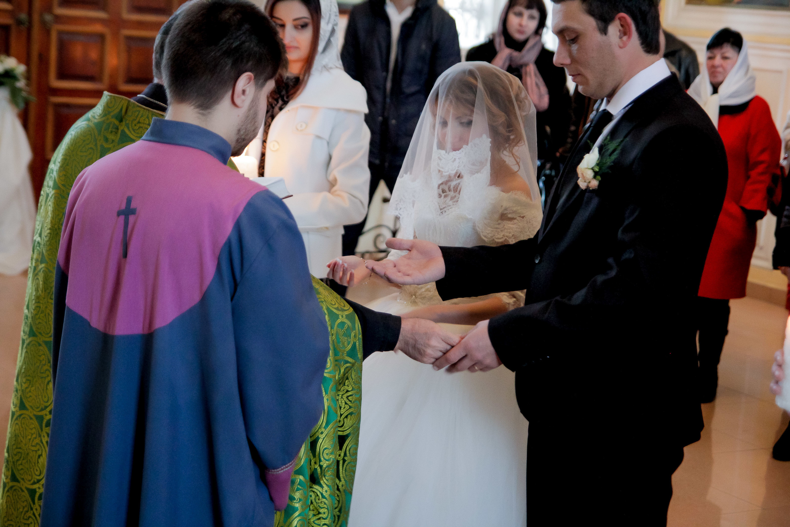 Фотограф церковных обрядов в Ростове-на-Дону. Профессиональная фото и. Максим Матвийченко и Виктория Басова профессионалы своего дела