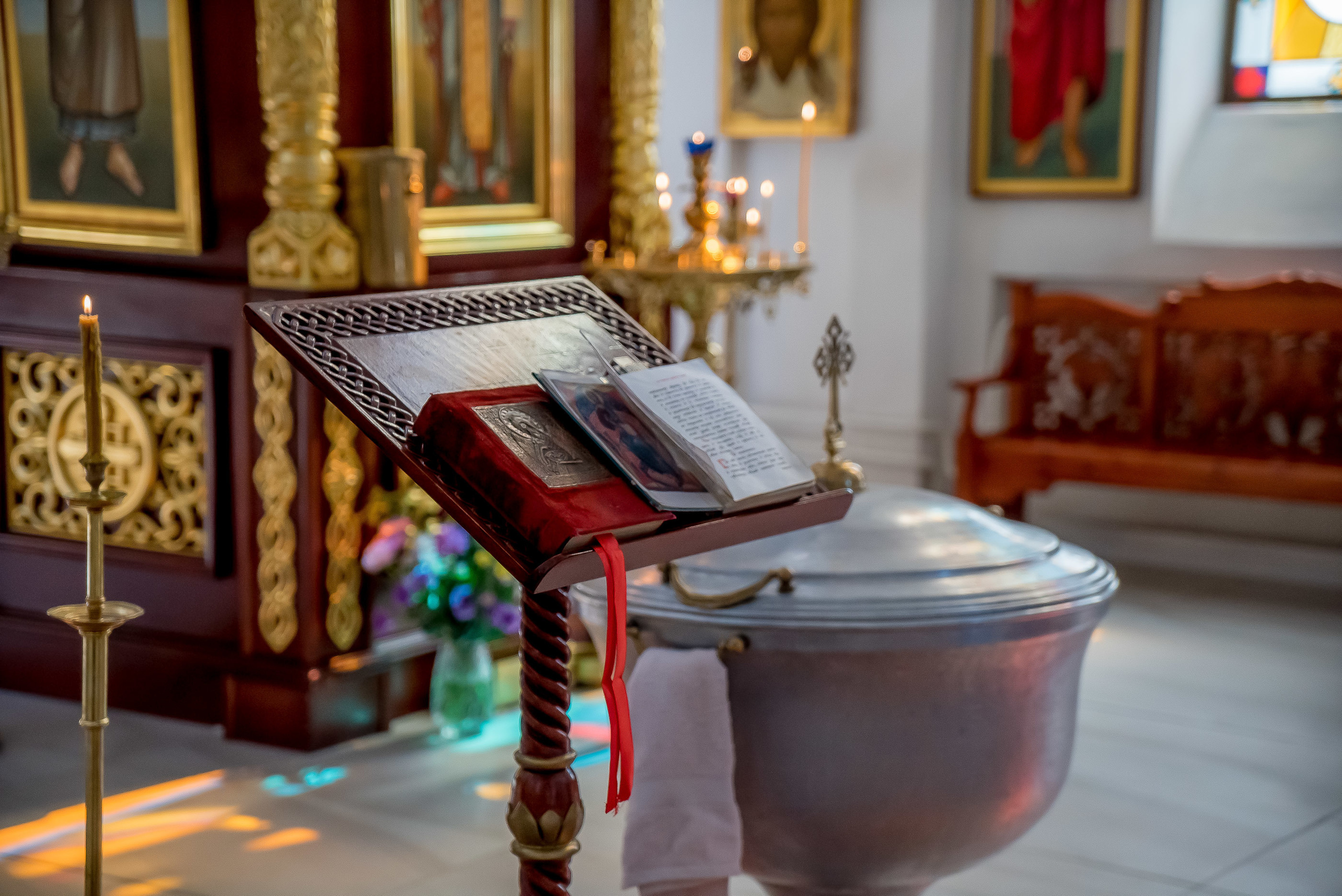 Photographer of church rites. Professional photo and video shooting of. Max Matvich and Victoria Basova are professionals in their field