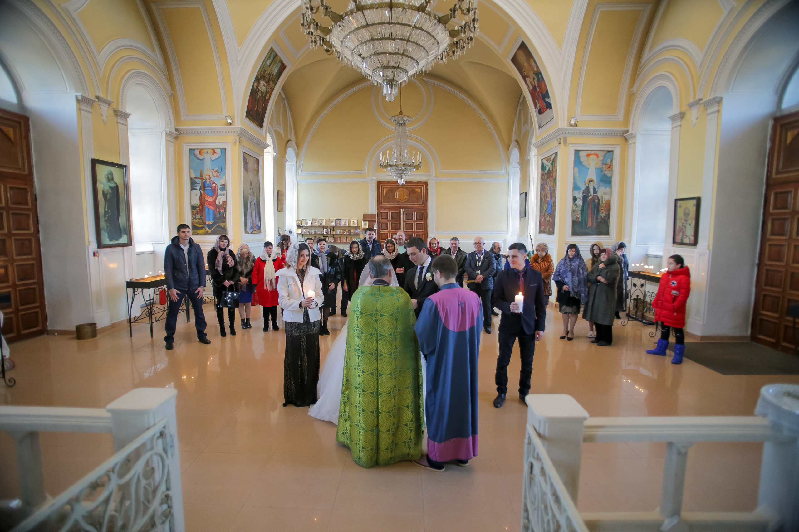 Фотограф церковных обрядов в Ростове-на-Дону. Профессиональная фото и. Максим Матвийченко и Виктория Басова профессионалы своего дела