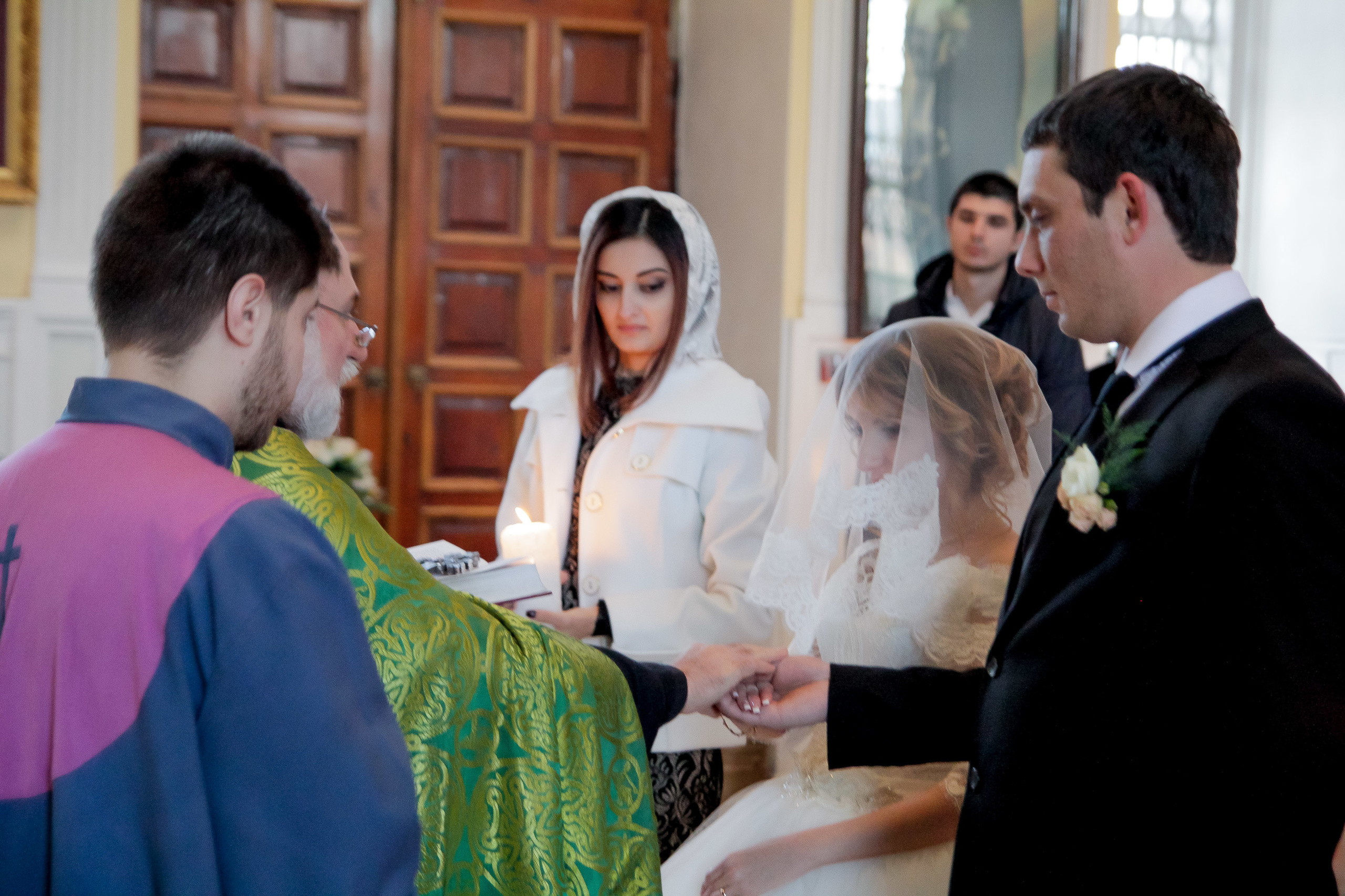 Фотограф церковных обрядов в Ростове-на-Дону. Профессиональная фото и. Максим Матвийченко и Виктория Басова профессионалы своего дела