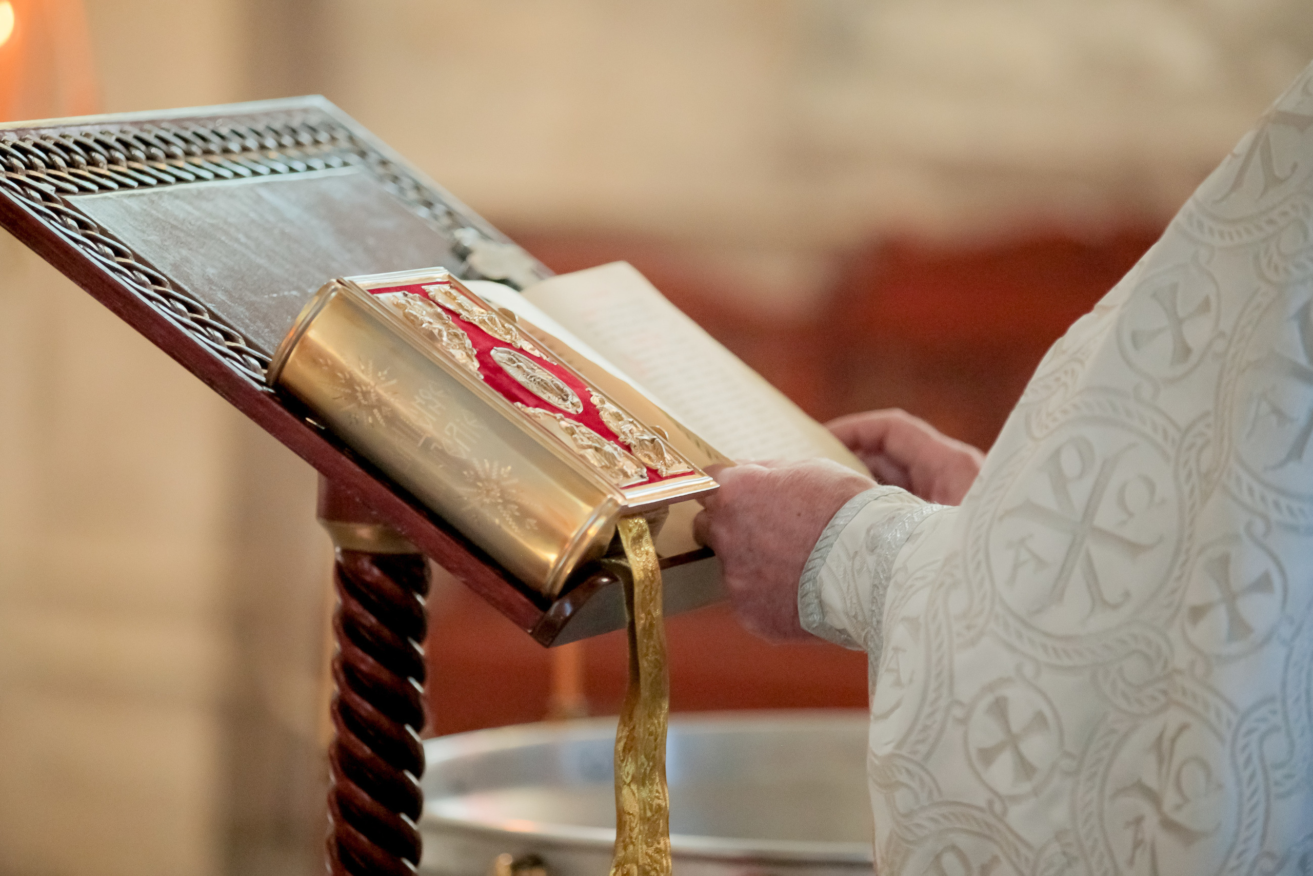 Photographer of church rites. Professional photo and video shooting of. Max Matvich and Victoria Basova are professionals in their field