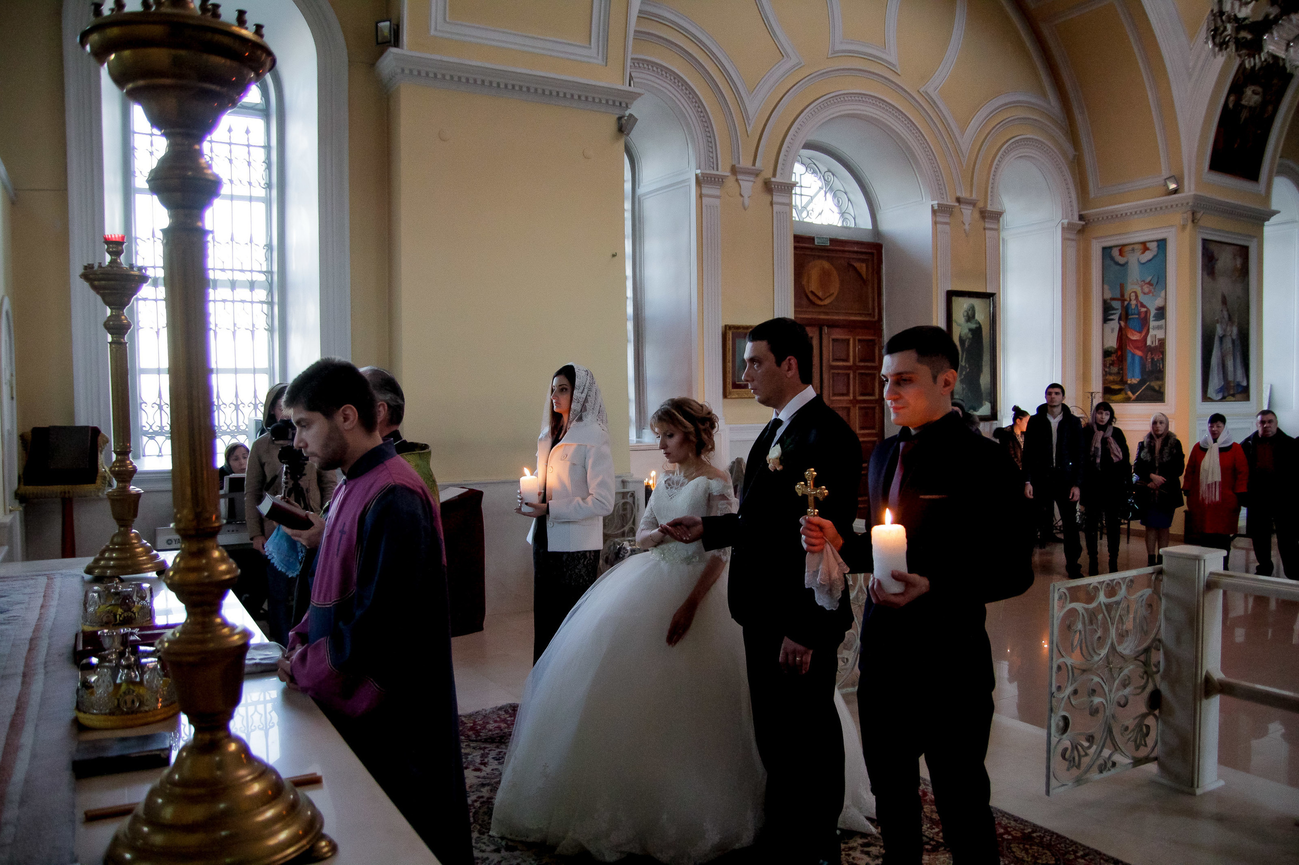 Фотограф церковных обрядов в Ростове-на-Дону. Профессиональная фото и. Максим Матвийченко и Виктория Басова профессионалы своего дела