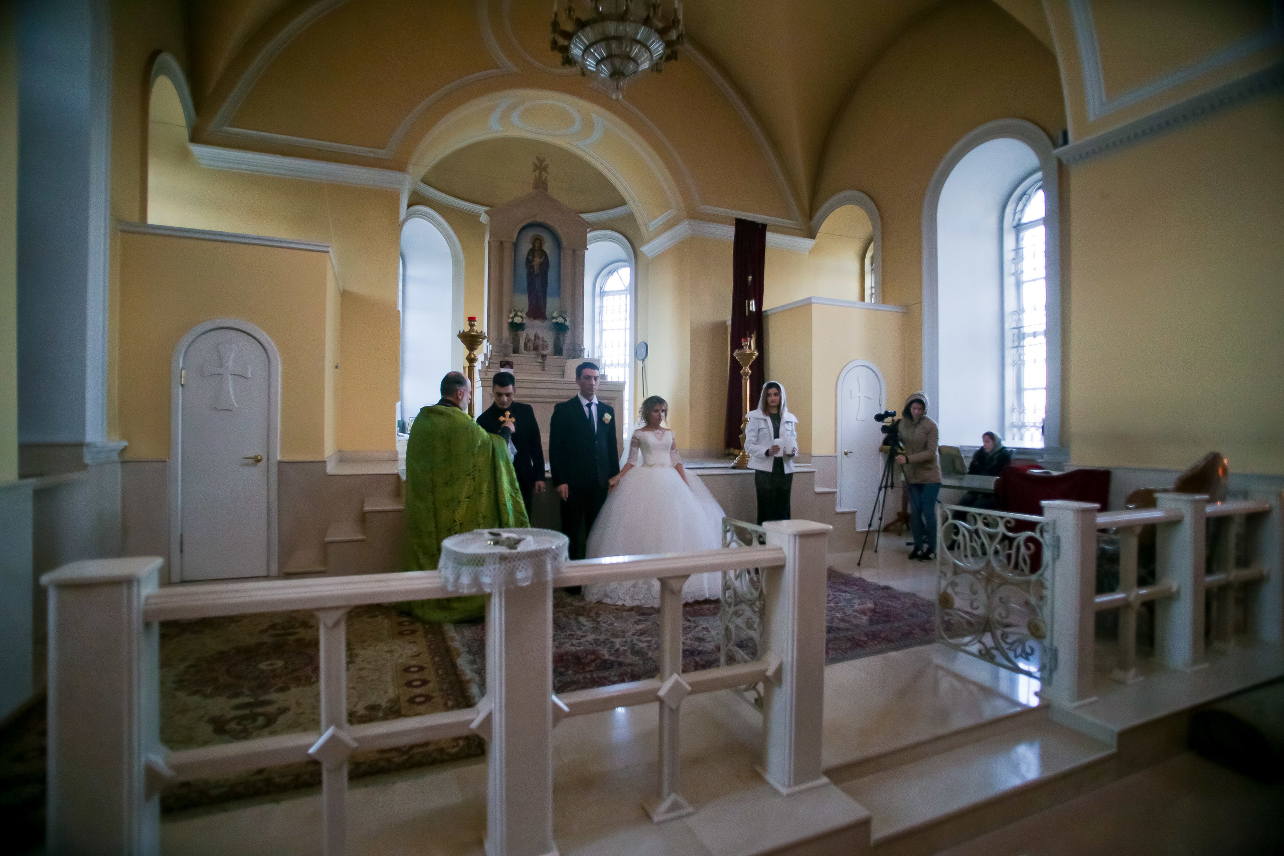 Фотограф церковных обрядов в Ростове-на-Дону. Профессиональная фото и. Максим Матвийченко и Виктория Басова профессионалы своего дела