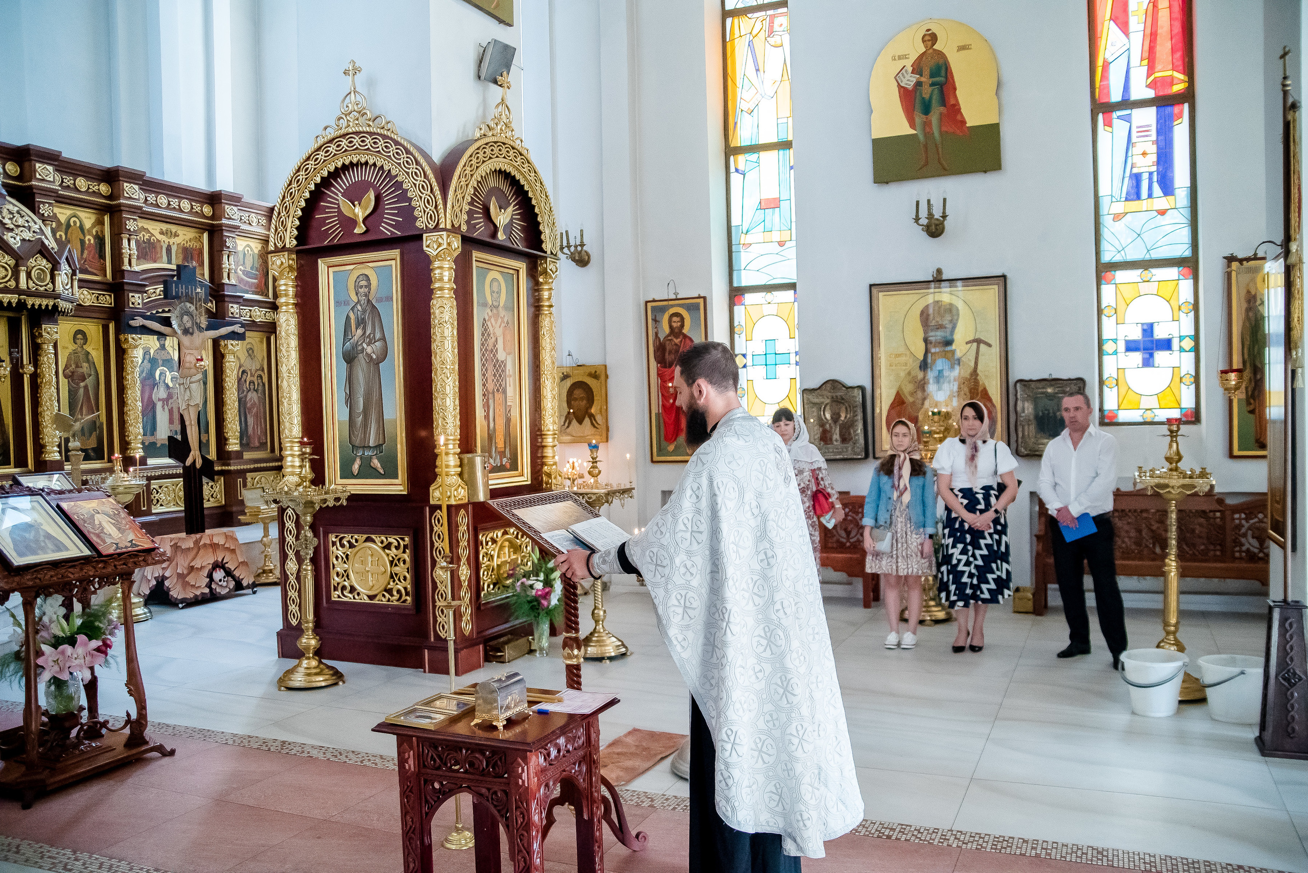 Фотограф церковных обрядов в Ростове-на-Дону. Профессиональная фото и. Максим Матвийченко и Виктория Басова профессионалы своего дела