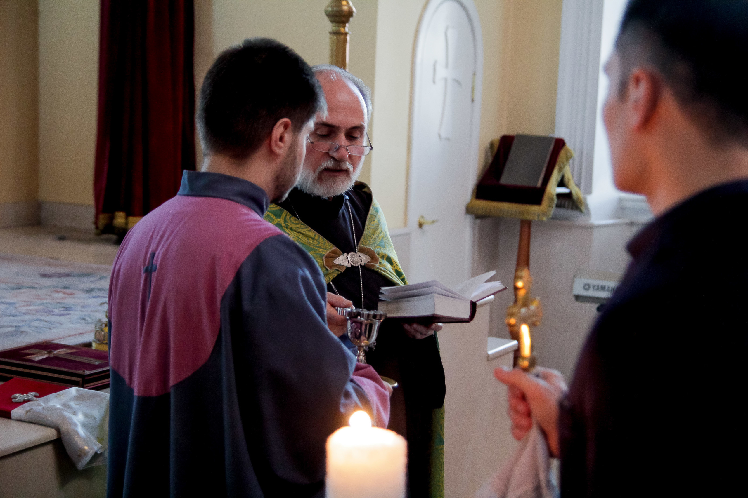 Фотограф церковных обрядов в Ростове-на-Дону. Профессиональная фото и. Максим Матвийченко и Виктория Басова профессионалы своего дела