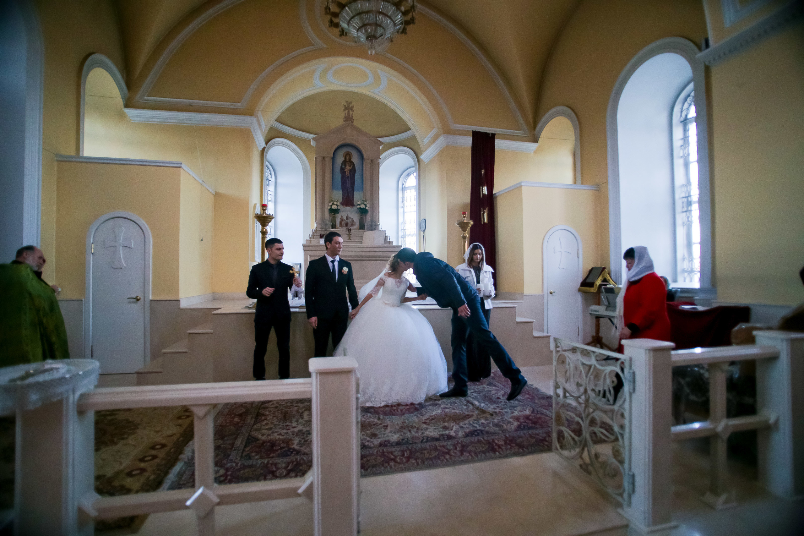 Фотограф церковных обрядов в Ростове-на-Дону. Профессиональная фото и. Максим Матвийченко и Виктория Басова профессионалы своего дела
