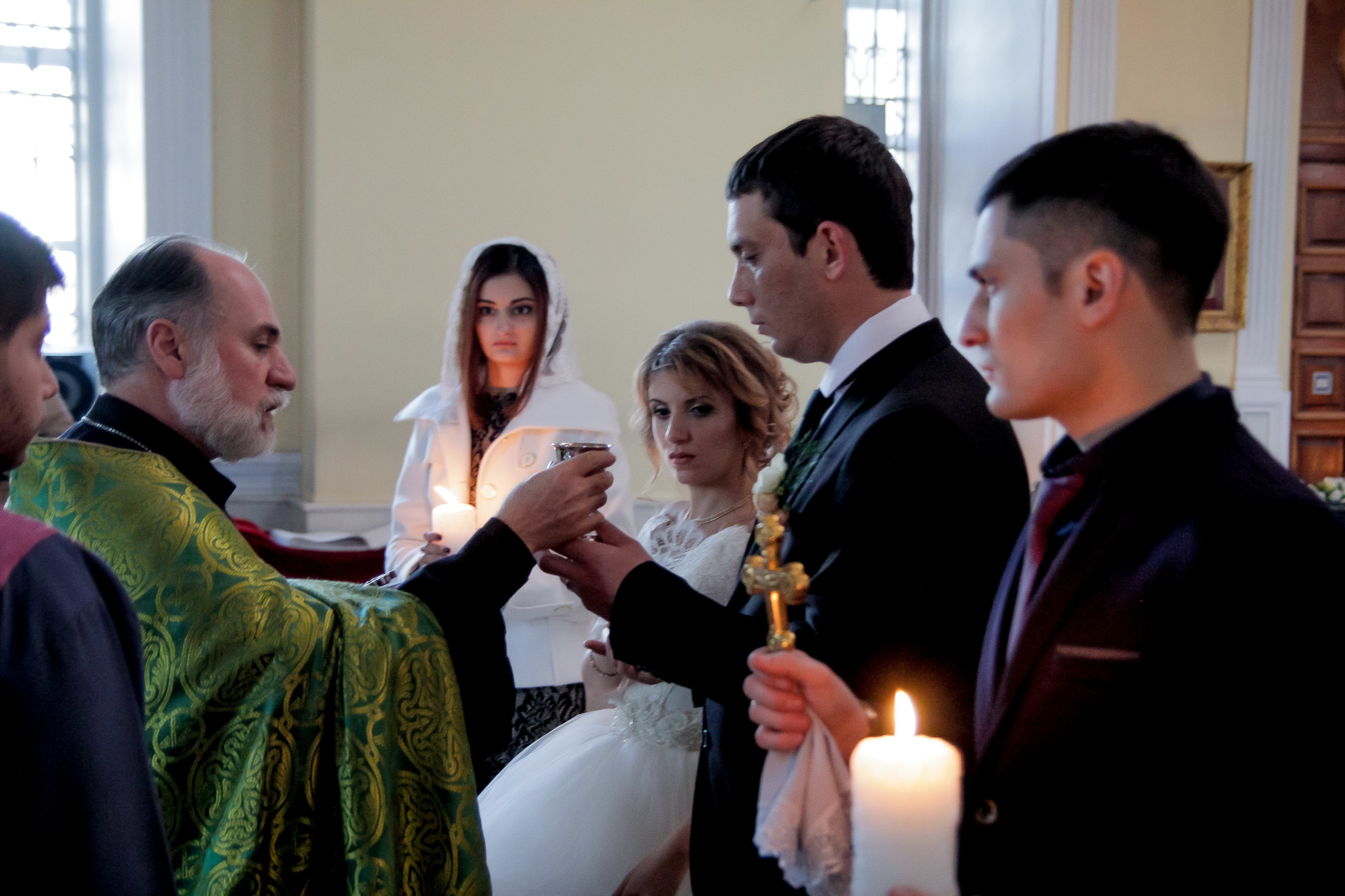 Фотограф церковных обрядов в Ростове-на-Дону. Профессиональная фото и. Максим Матвийченко и Виктория Басова профессионалы своего дела