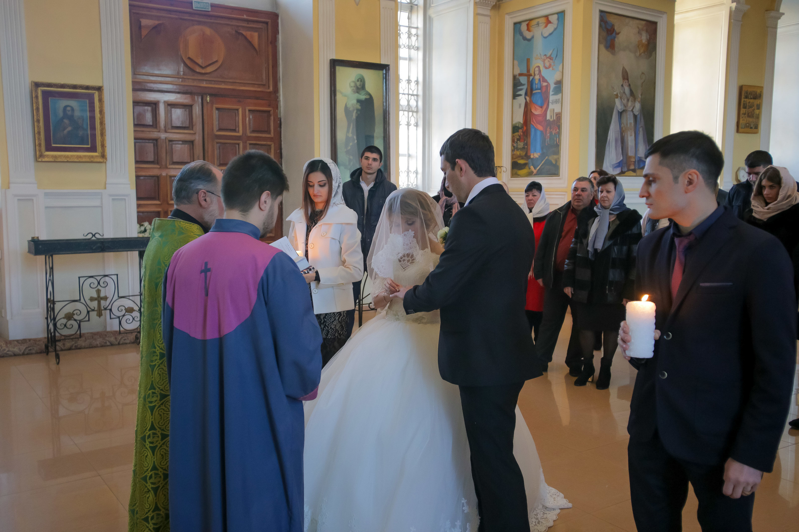 Фотограф церковных обрядов в Ростове-на-Дону. Профессиональная фото и. Максим Матвийченко и Виктория Басова профессионалы своего дела