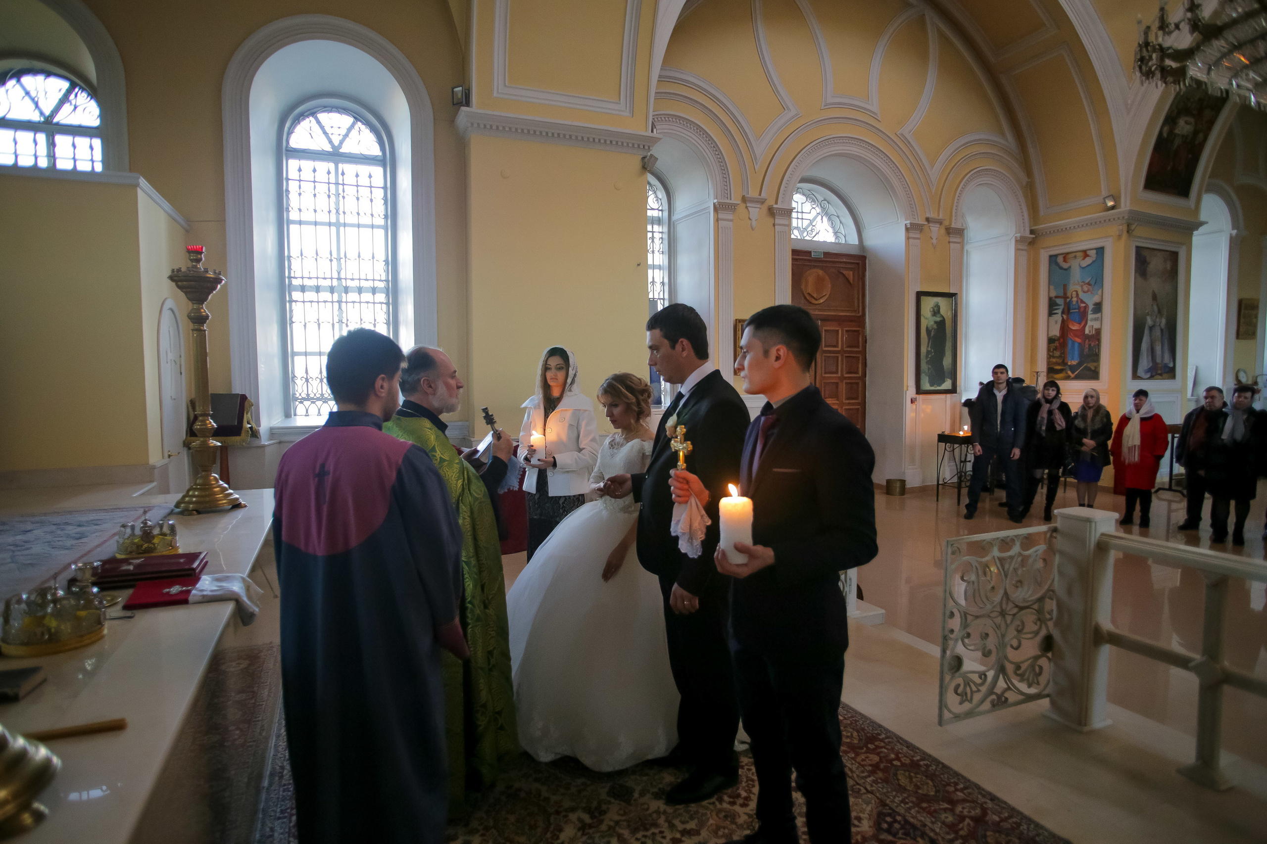 Фотограф церковных обрядов в Ростове-на-Дону. Профессиональная фото и. Максим Матвийченко и Виктория Басова профессионалы своего дела