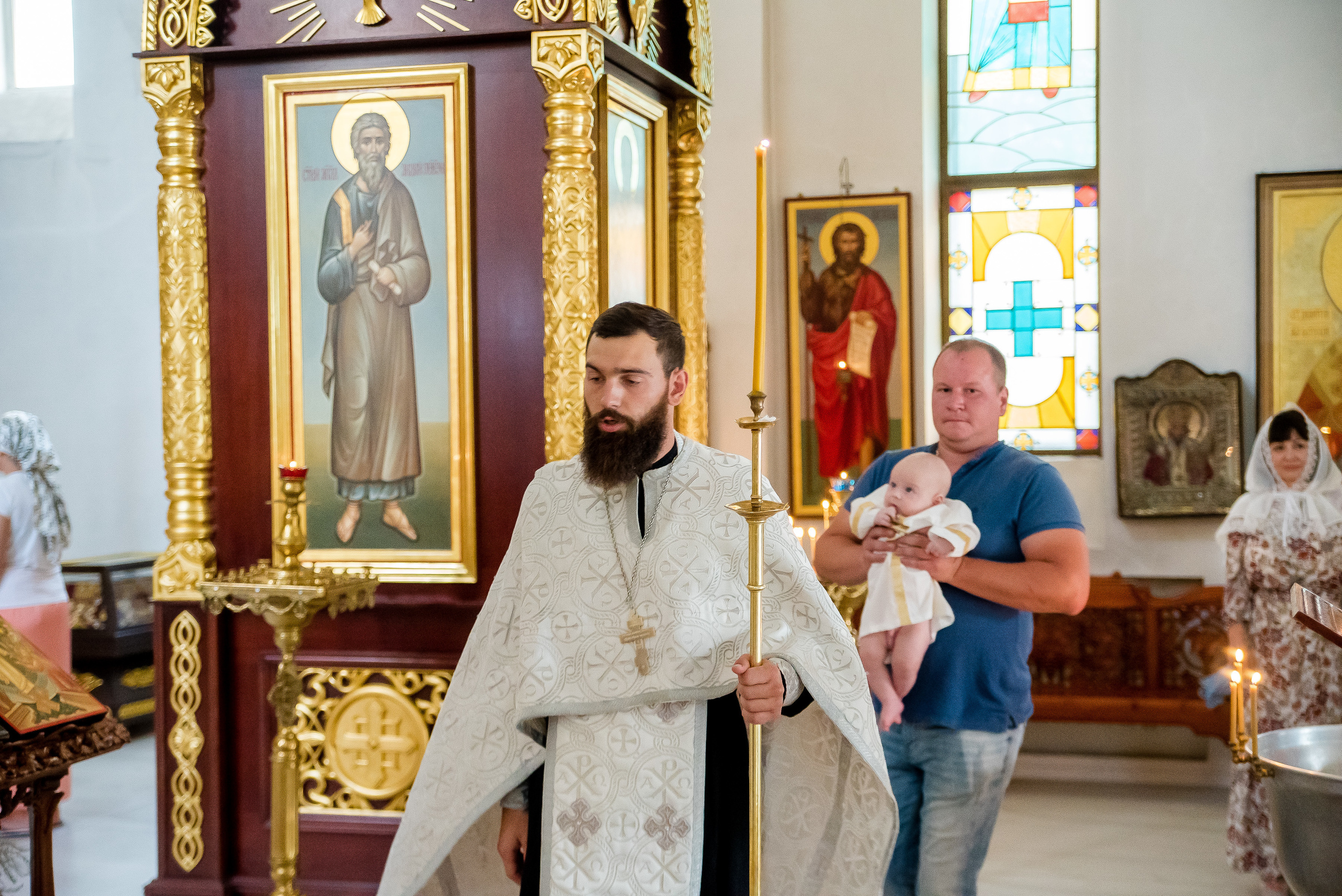 Фотограф церковных обрядов в Ростове-на-Дону. Профессиональная фото и. Максим Матвийченко и Виктория Басова профессионалы своего дела