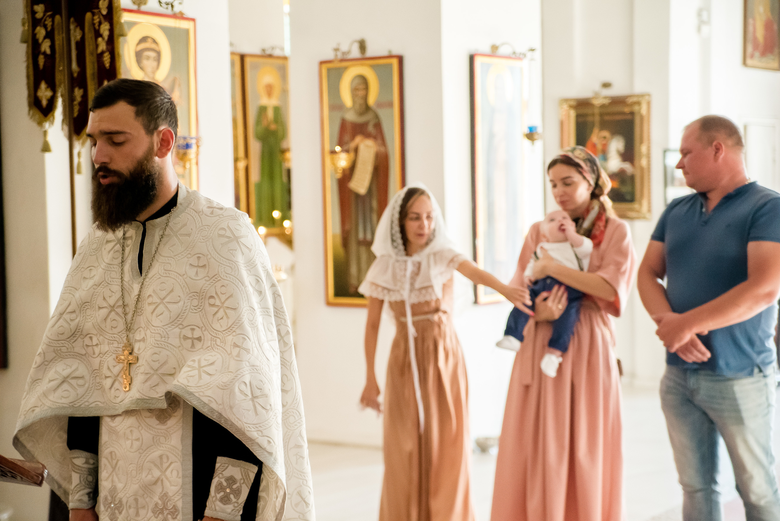 Фотограф церковных обрядов в Ростове-на-Дону. Профессиональная фото и. Максим Матвийченко и Виктория Басова профессионалы своего дела
