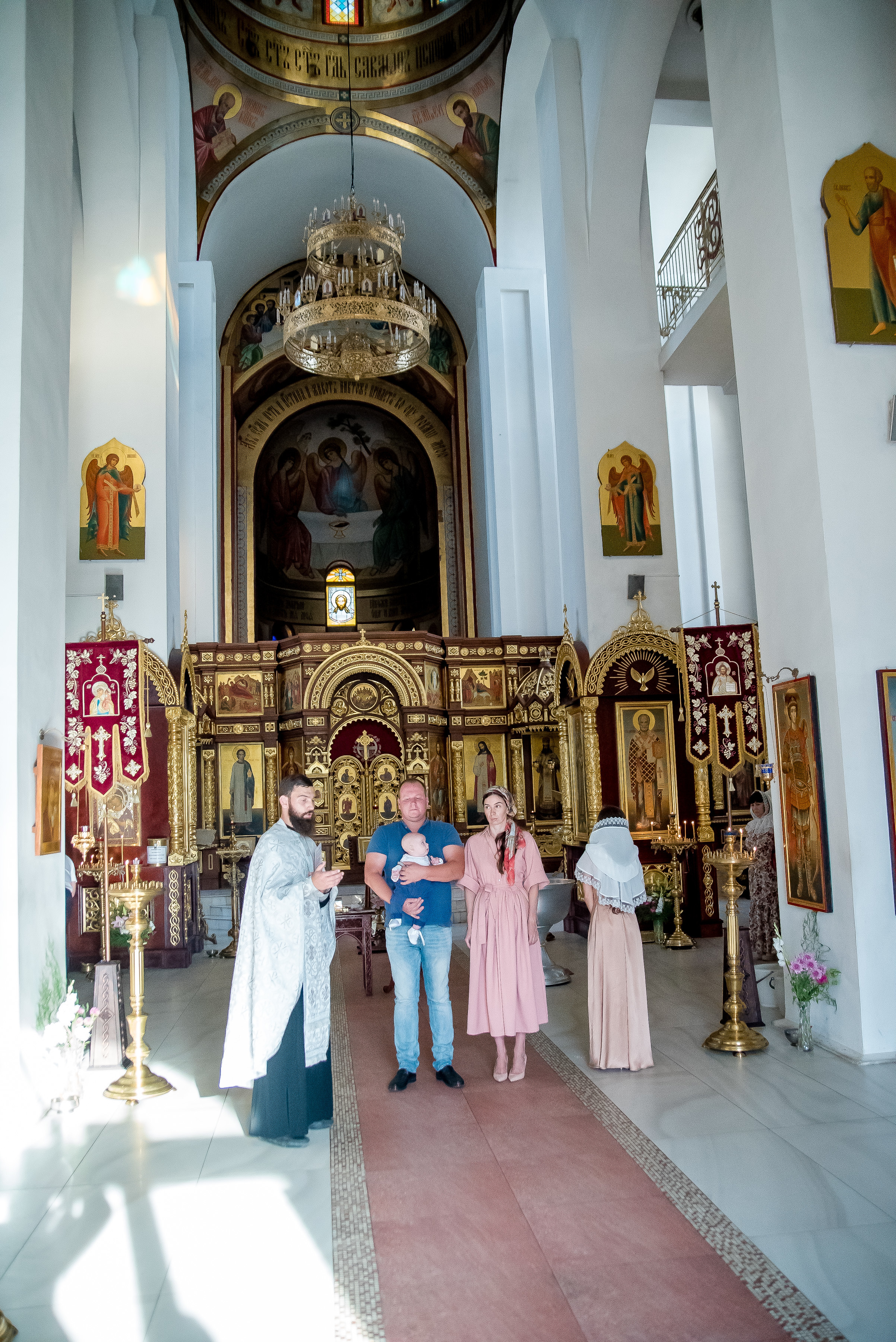 Фотограф церковных обрядов в Ростове-на-Дону. Профессиональная фото и. Максим Матвийченко и Виктория Басова профессионалы своего дела