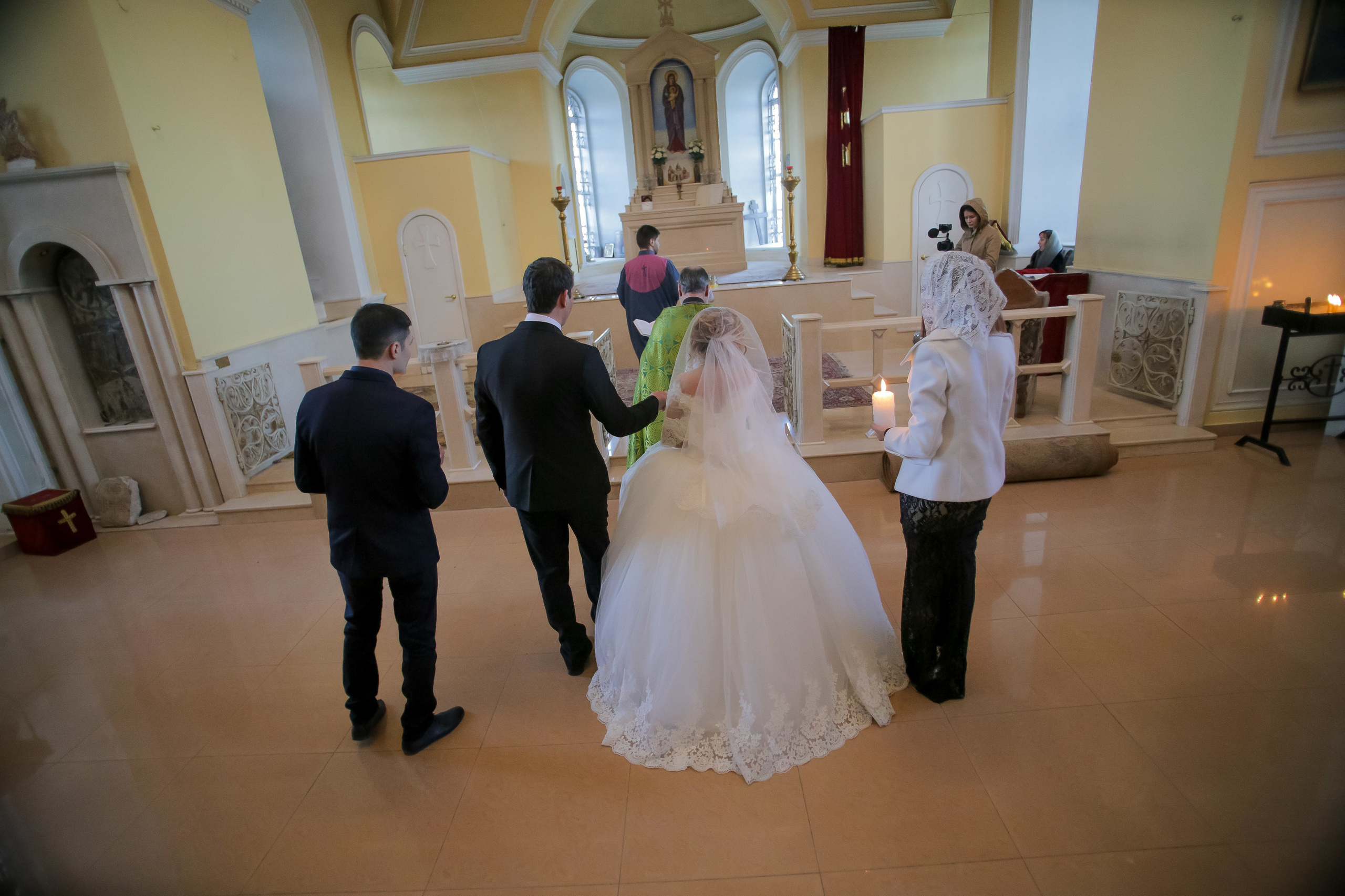 Фотограф церковных обрядов в Ростове-на-Дону. Профессиональная фото и. Максим Матвийченко и Виктория Басова профессионалы своего дела