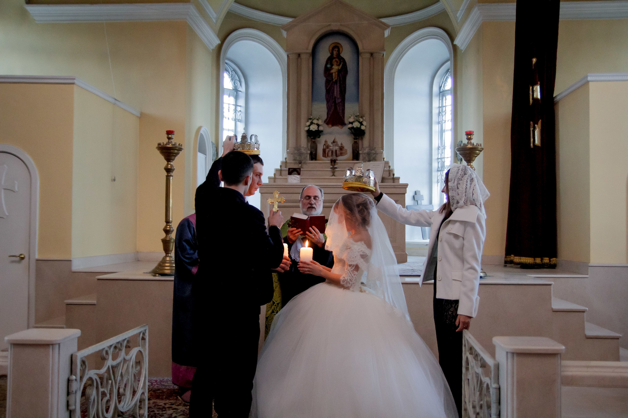 Фотограф церковных обрядов в Ростове-на-Дону. Профессиональная фото и. Максим Матвийченко и Виктория Басова профессионалы своего дела