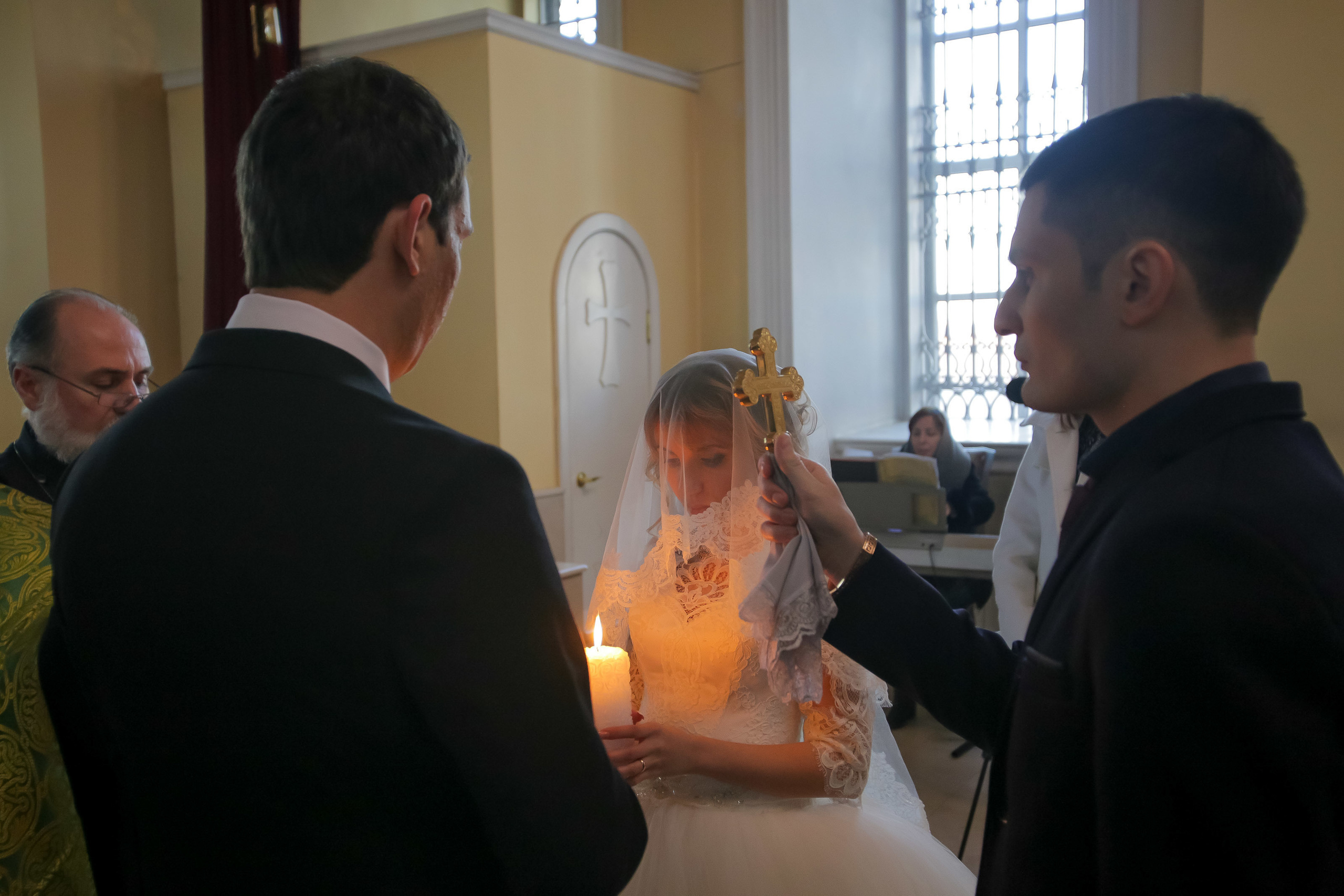 Фотограф церковных обрядов в Ростове-на-Дону. Профессиональная фото и. Максим Матвийченко и Виктория Басова профессионалы своего дела