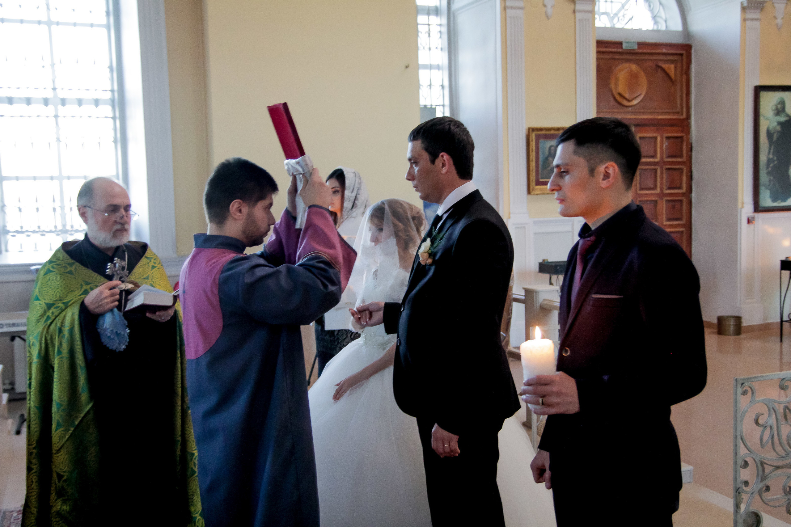 Фотограф церковных обрядов в Ростове-на-Дону. Профессиональная фото и. Максим Матвийченко и Виктория Басова профессионалы своего дела