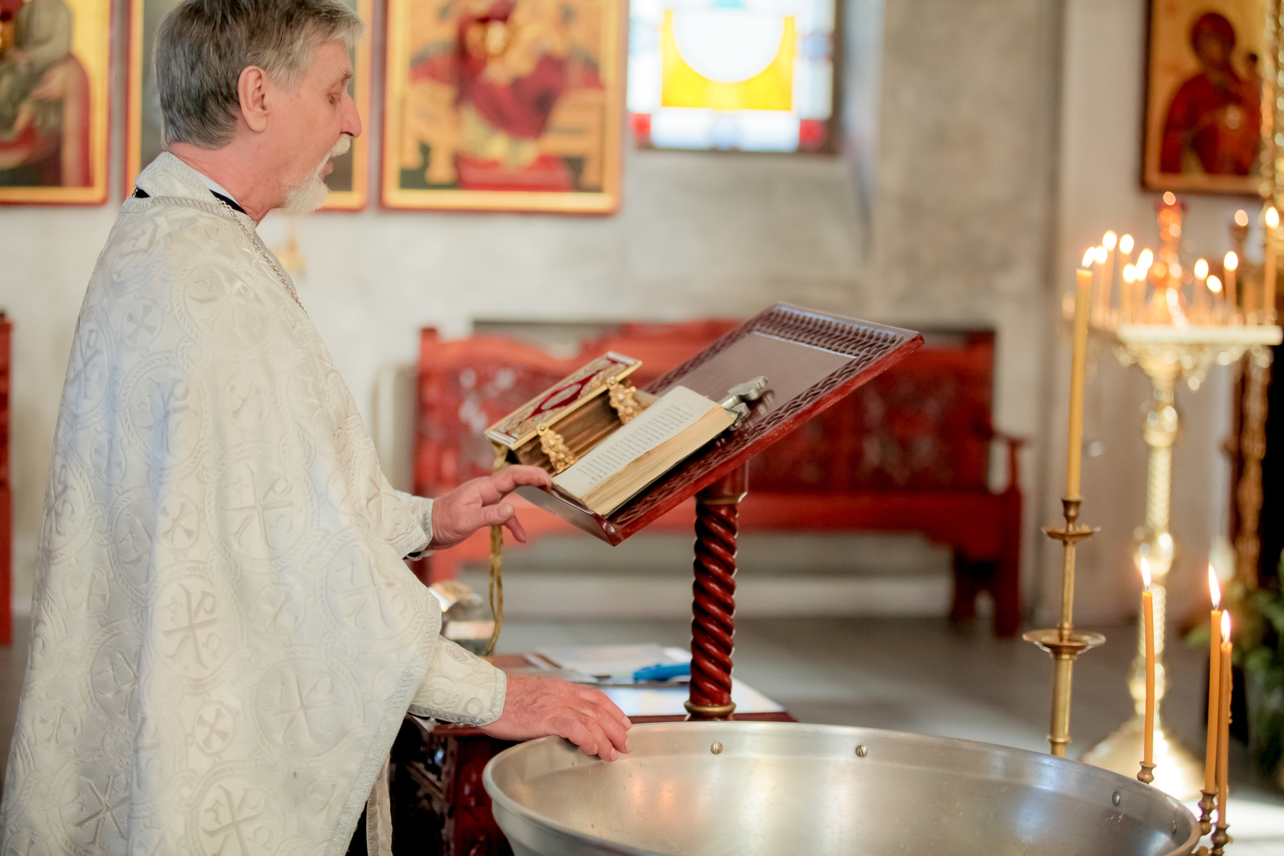 Photographer of church rites. Professional photo and video shooting of. Max Matvich and Victoria Basova are professionals in their field