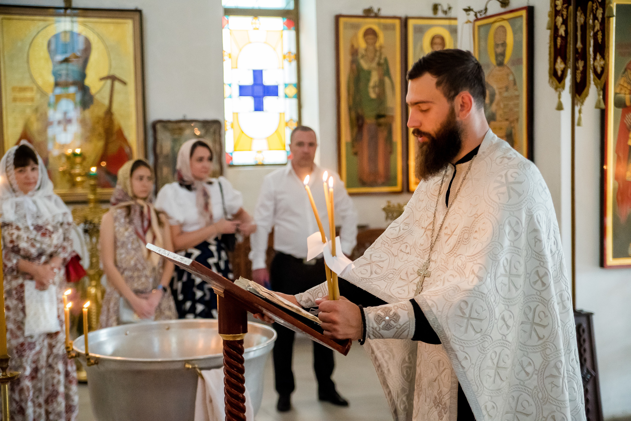 Фотограф церковных обрядов в Ростове-на-Дону. Профессиональная фото и. Максим Матвийченко и Виктория Басова профессионалы своего дела