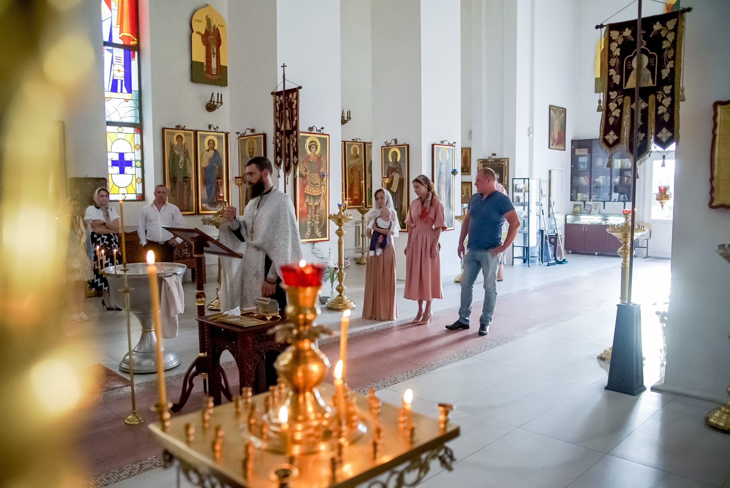 Фотограф церковных обрядов в Ростове-на-Дону. Профессиональная фото и. Максим Матвийченко и Виктория Басова профессионалы своего дела
