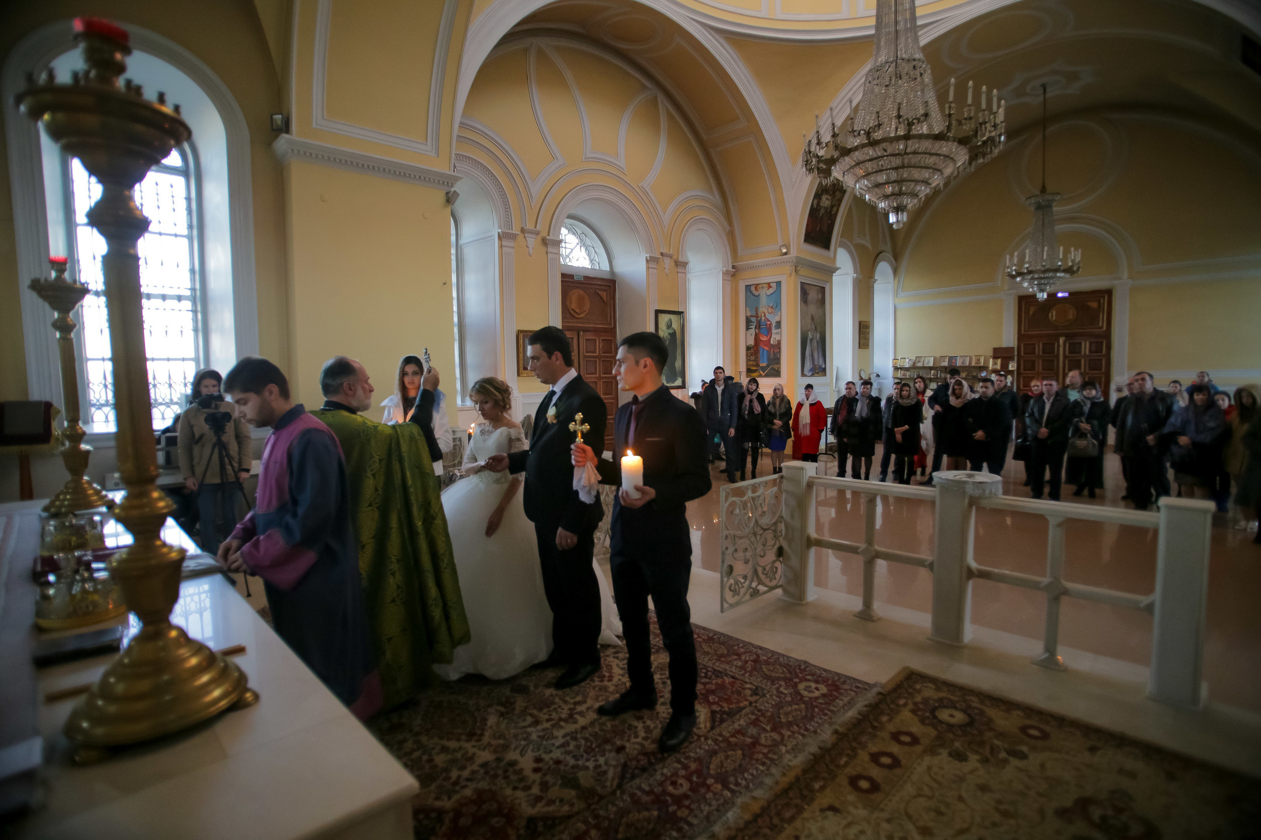 Фотограф церковных обрядов в Ростове-на-Дону. Профессиональная фото и. Максим Матвийченко и Виктория Басова профессионалы своего дела