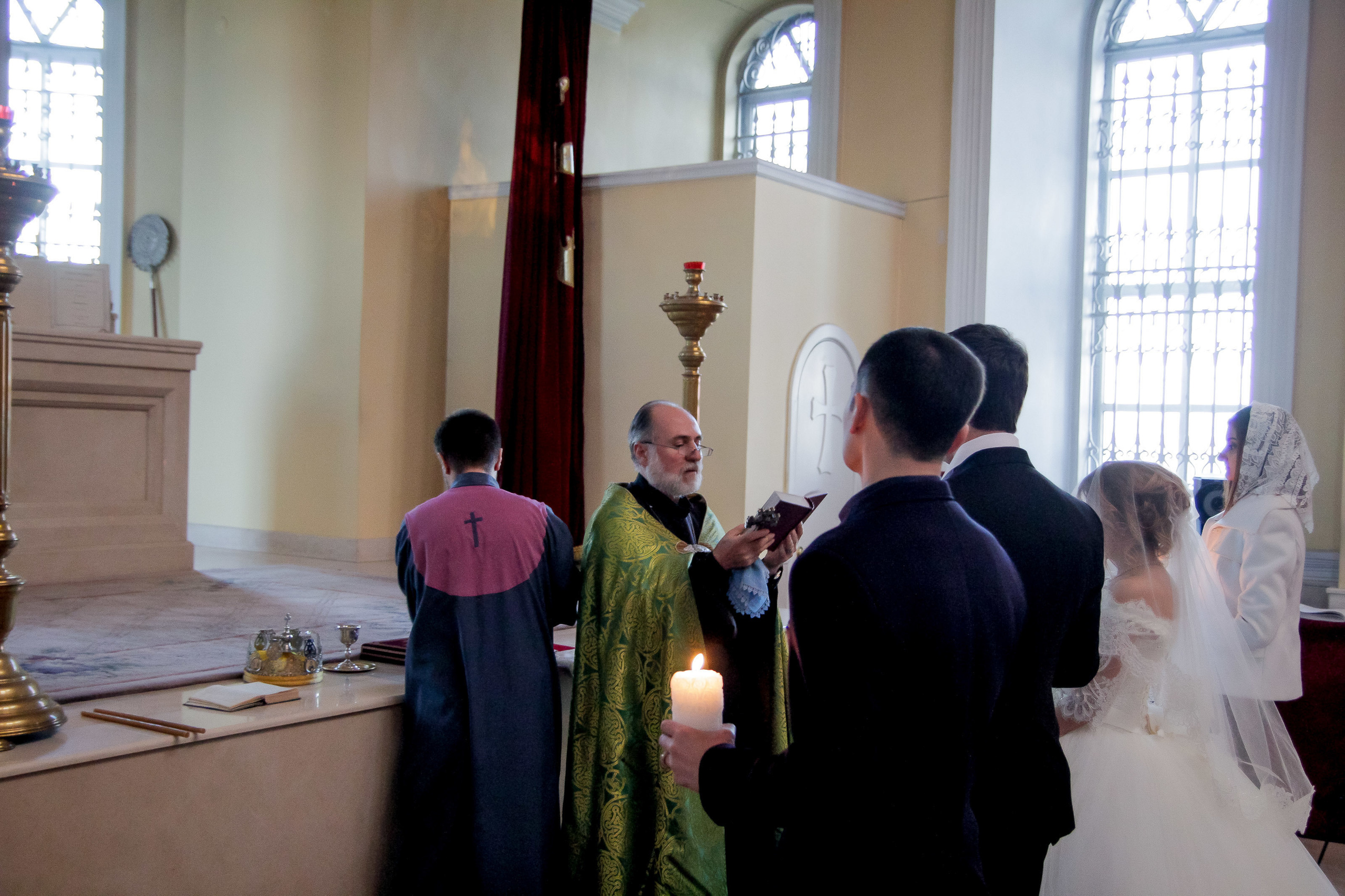 Фотограф церковных обрядов в Ростове-на-Дону. Профессиональная фото и. Максим Матвийченко и Виктория Басова профессионалы своего дела