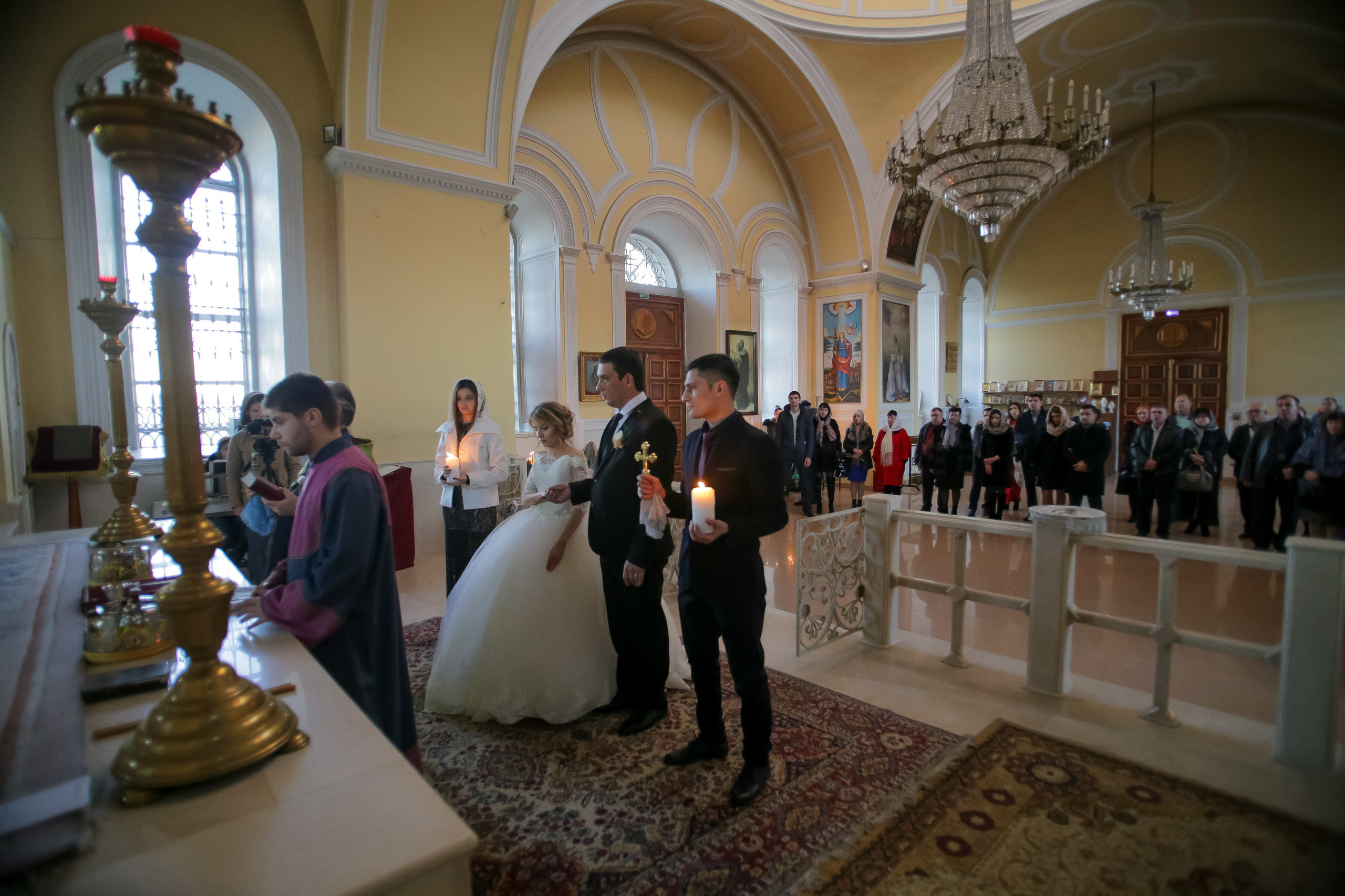 Фотограф церковных обрядов в Ростове-на-Дону. Профессиональная фото и. Максим Матвийченко и Виктория Басова профессионалы своего дела
