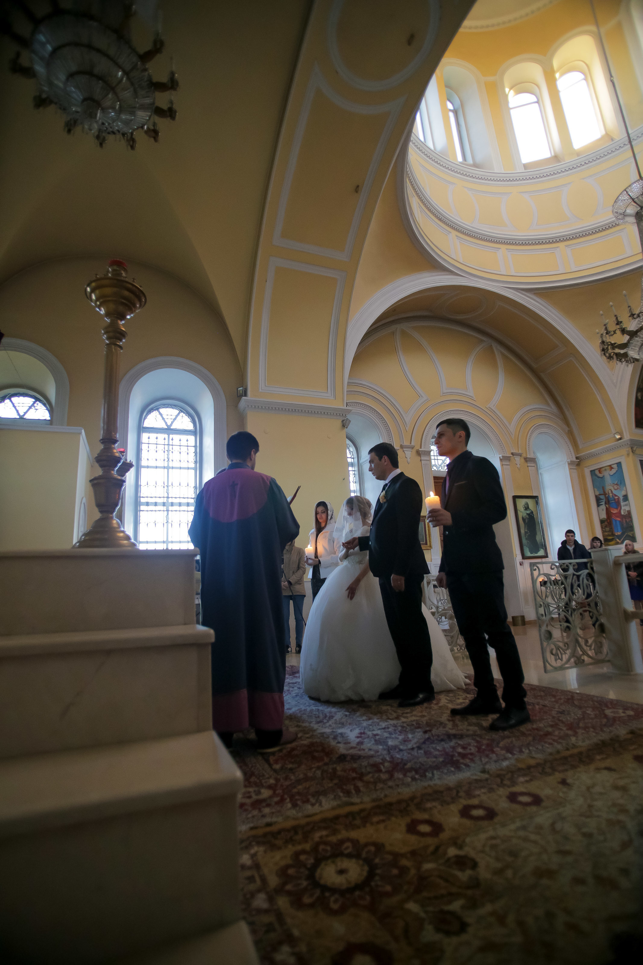 Фотограф церковных обрядов в Ростове-на-Дону. Профессиональная фото и. Максим Матвийченко и Виктория Басова профессионалы своего дела