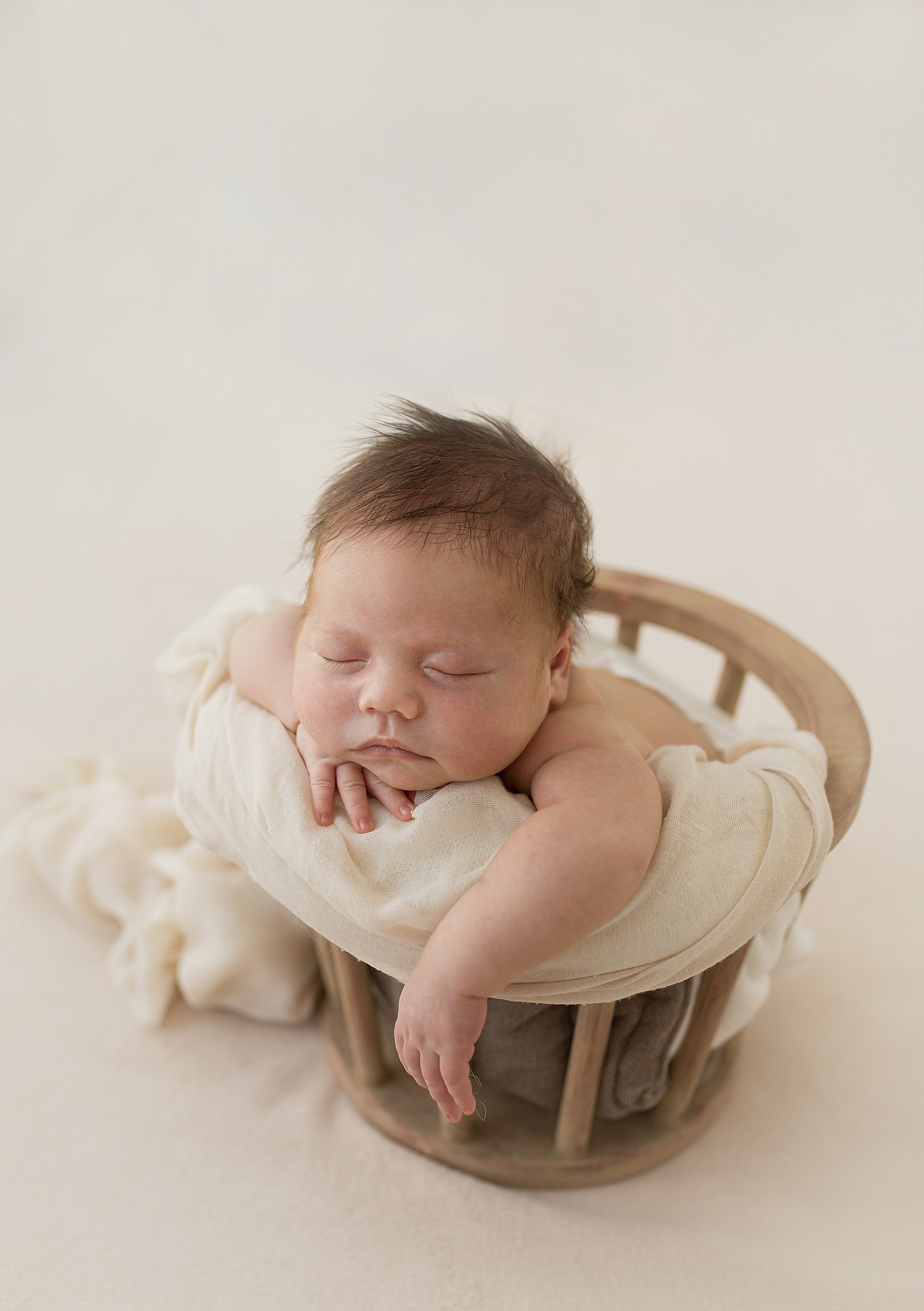 Фотосессия новорождённого. Фотограф новорождённых малышей и детский фотограф В Казани Лана Максим