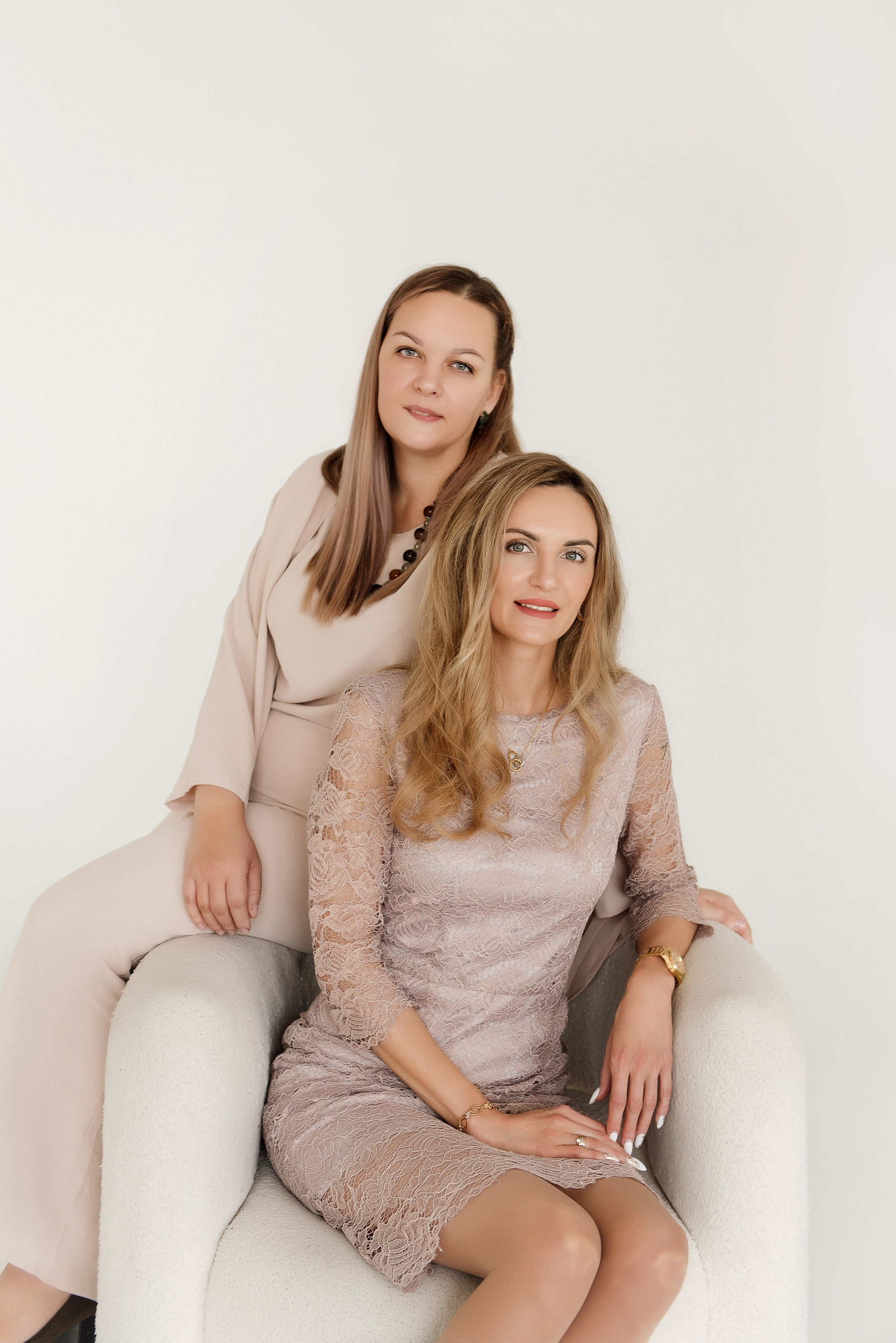 Семейная съёмка большой семьи в Москве. Детский фотограф в Долгопрудном и Москве