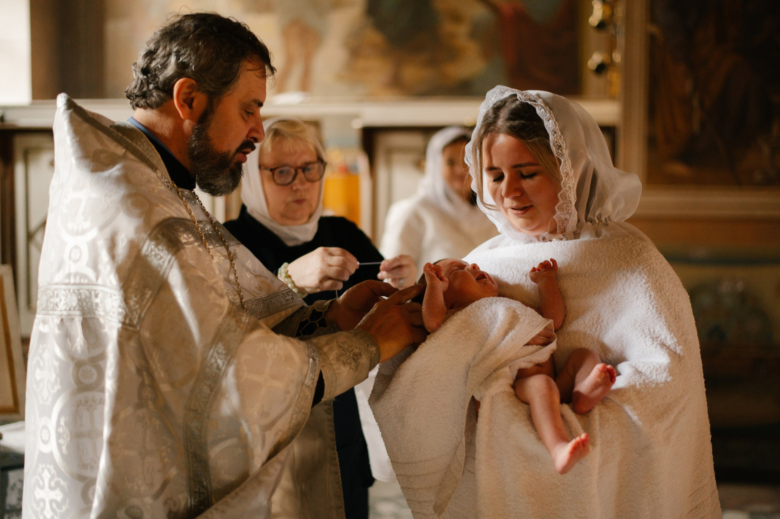 Фотограф на крещение. Фотосессия таинства крещения. Храм Воскресения Словущего в Даниловской Слободе. Семейный и свадебный фотограф в Москве Татьяна Николаева