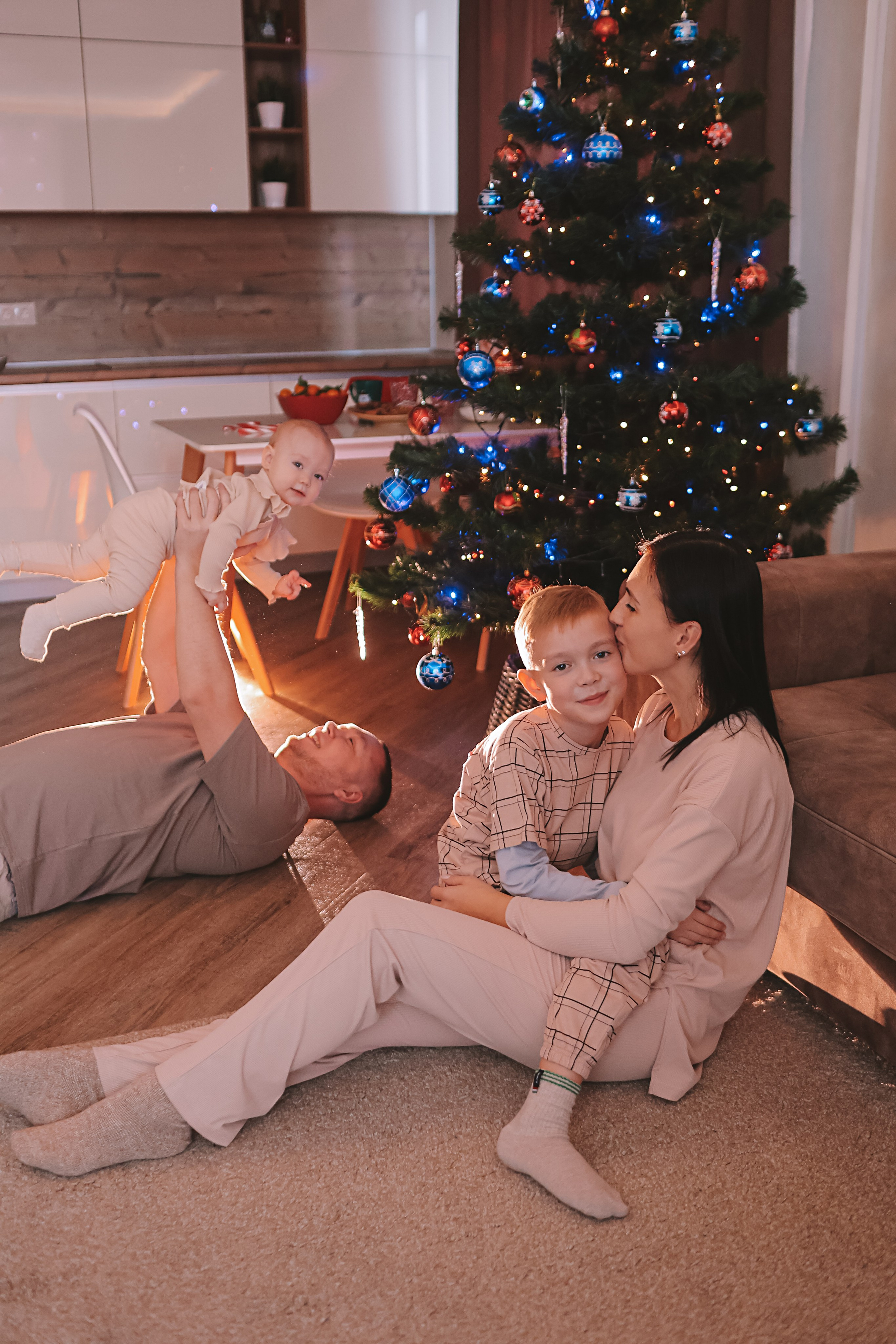 Дома. Семейный фотограф Тюмень, фотограф на роды Салмина Мария