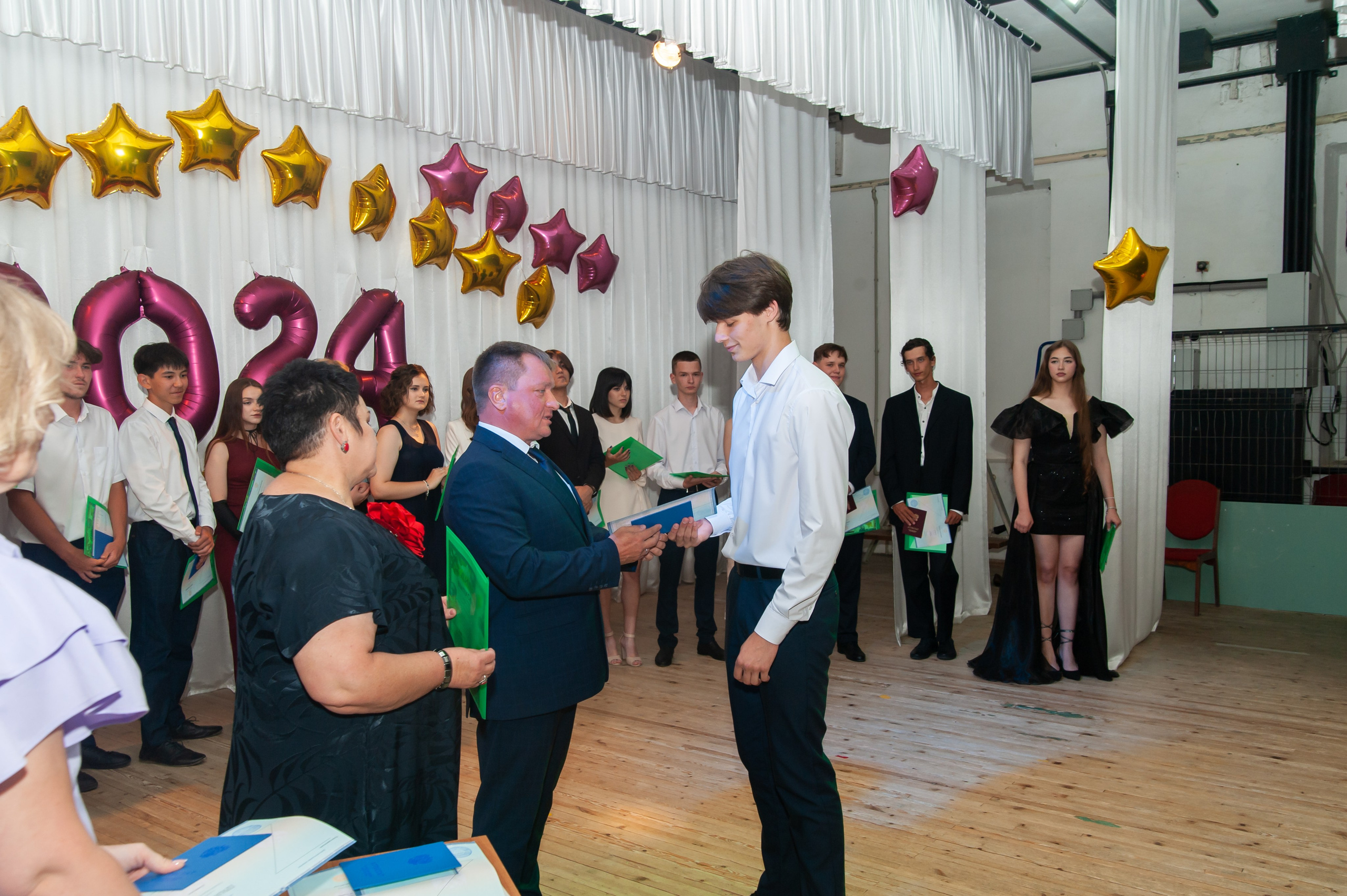 Выпускной МАОУ СОШ № 17 им. Эдуарда Есаяна. Свадебный и семейный фотограф Денис Лукьянов в Краснодаре, Краснодарском крае и Республике Крым