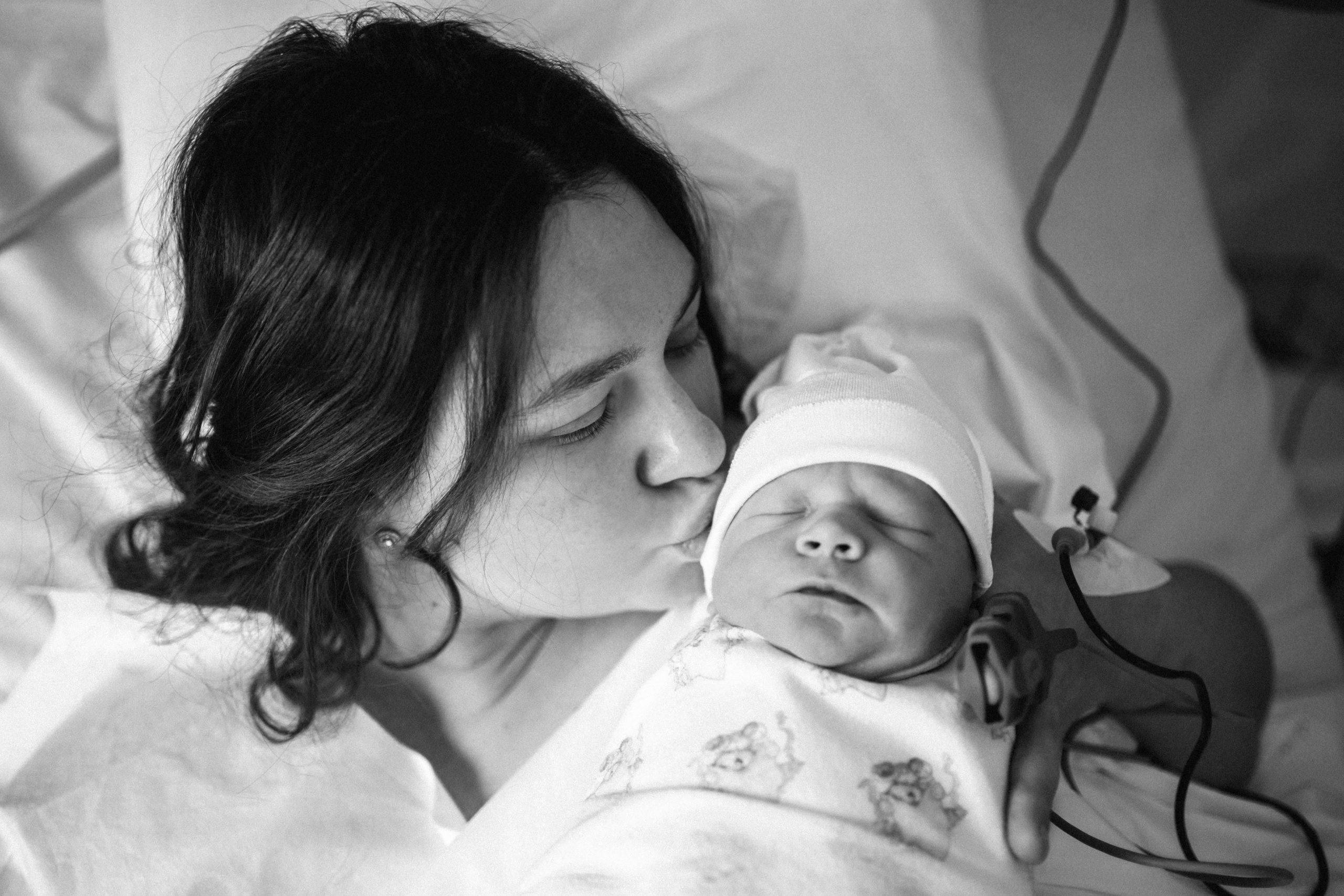 Съемка родов ЧБ. Фотограф и видеограф на роды в Москве Подшивалова Полина