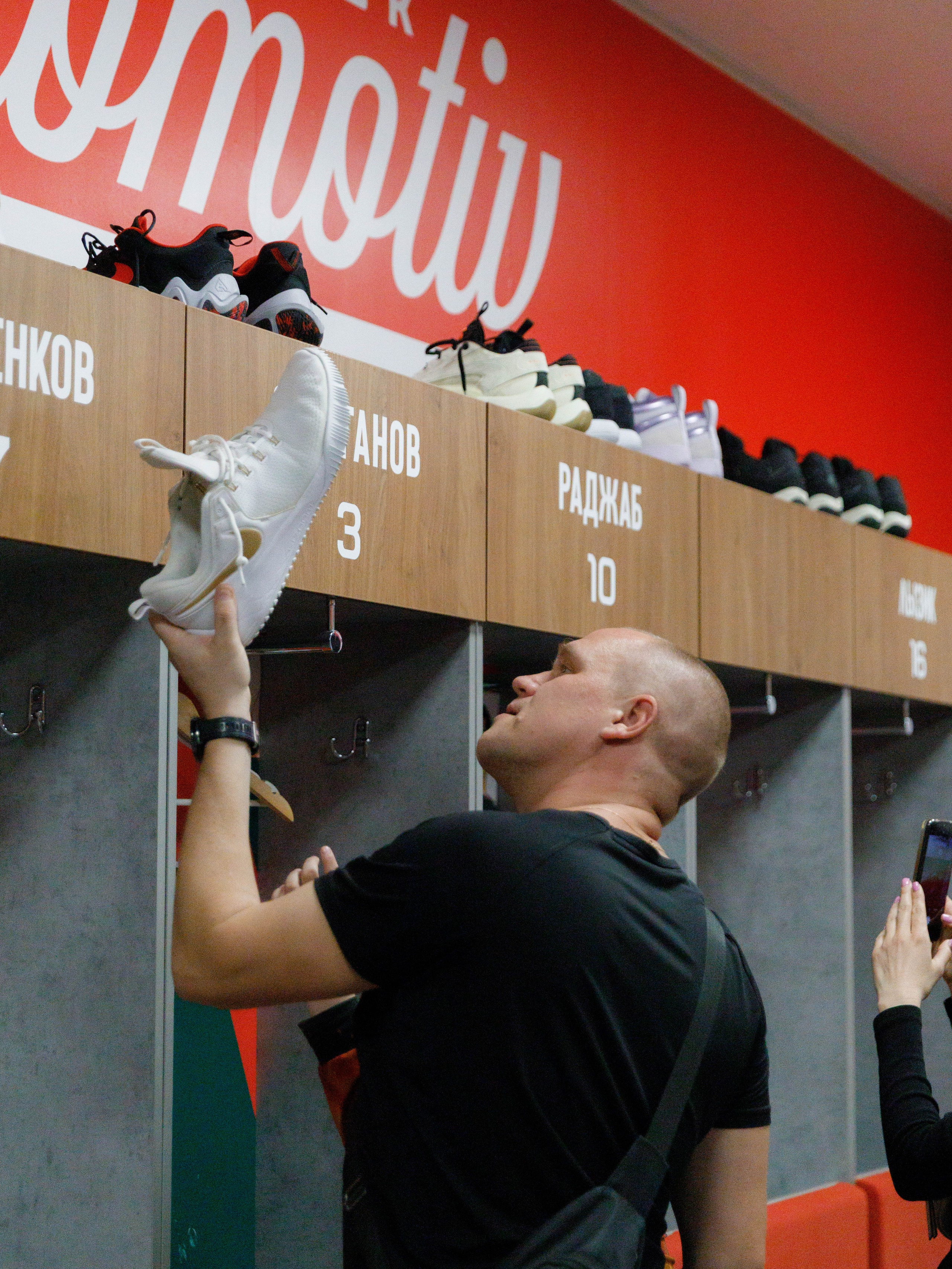 ВК «Локомотив». Экскурсия для фанатов клуба. Репортажный фотограф в Новосибирске Алена Помазунова