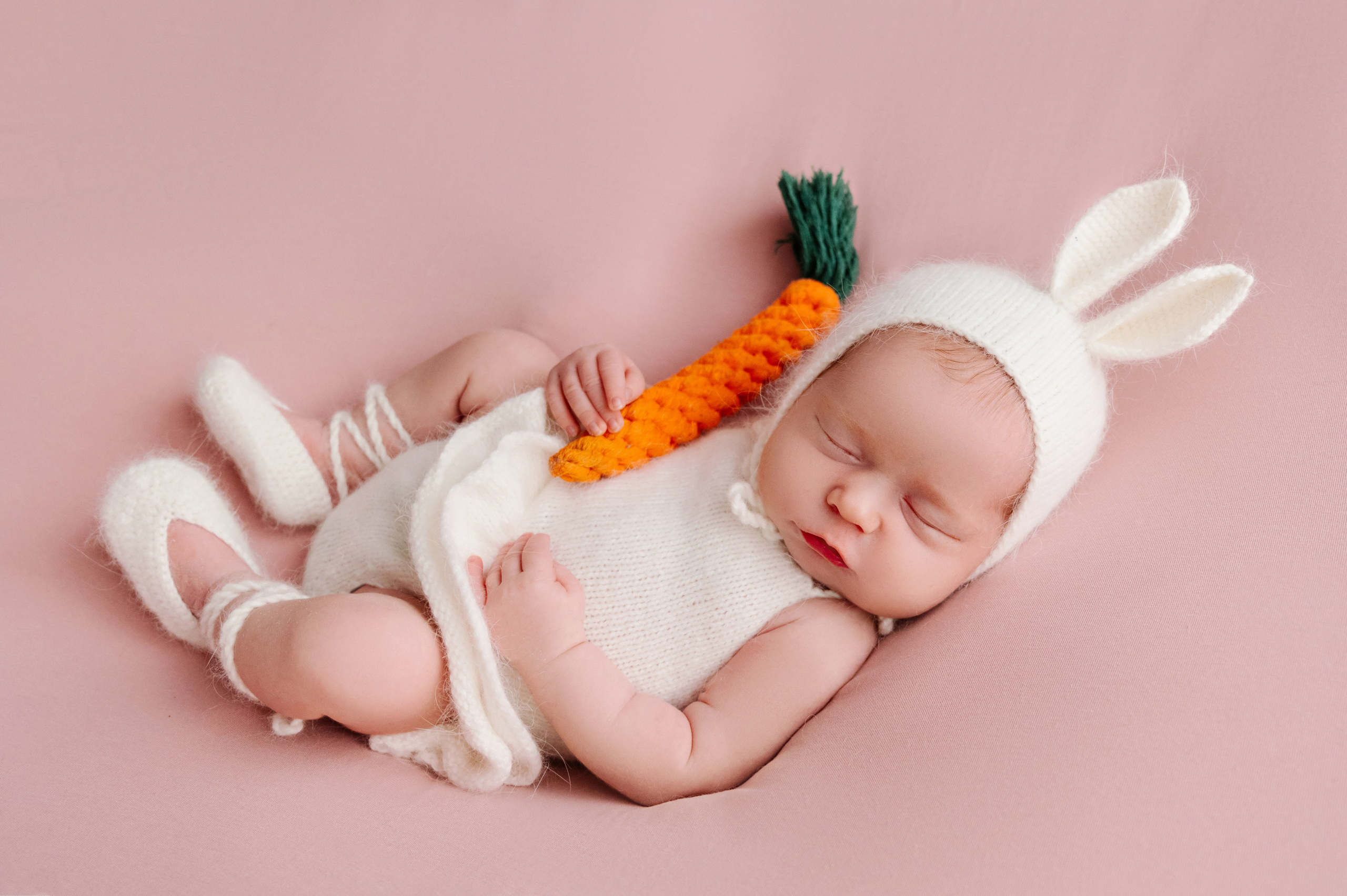 Newborn girl. Фотограф новорожденных малышей в Санкт-Петербурге