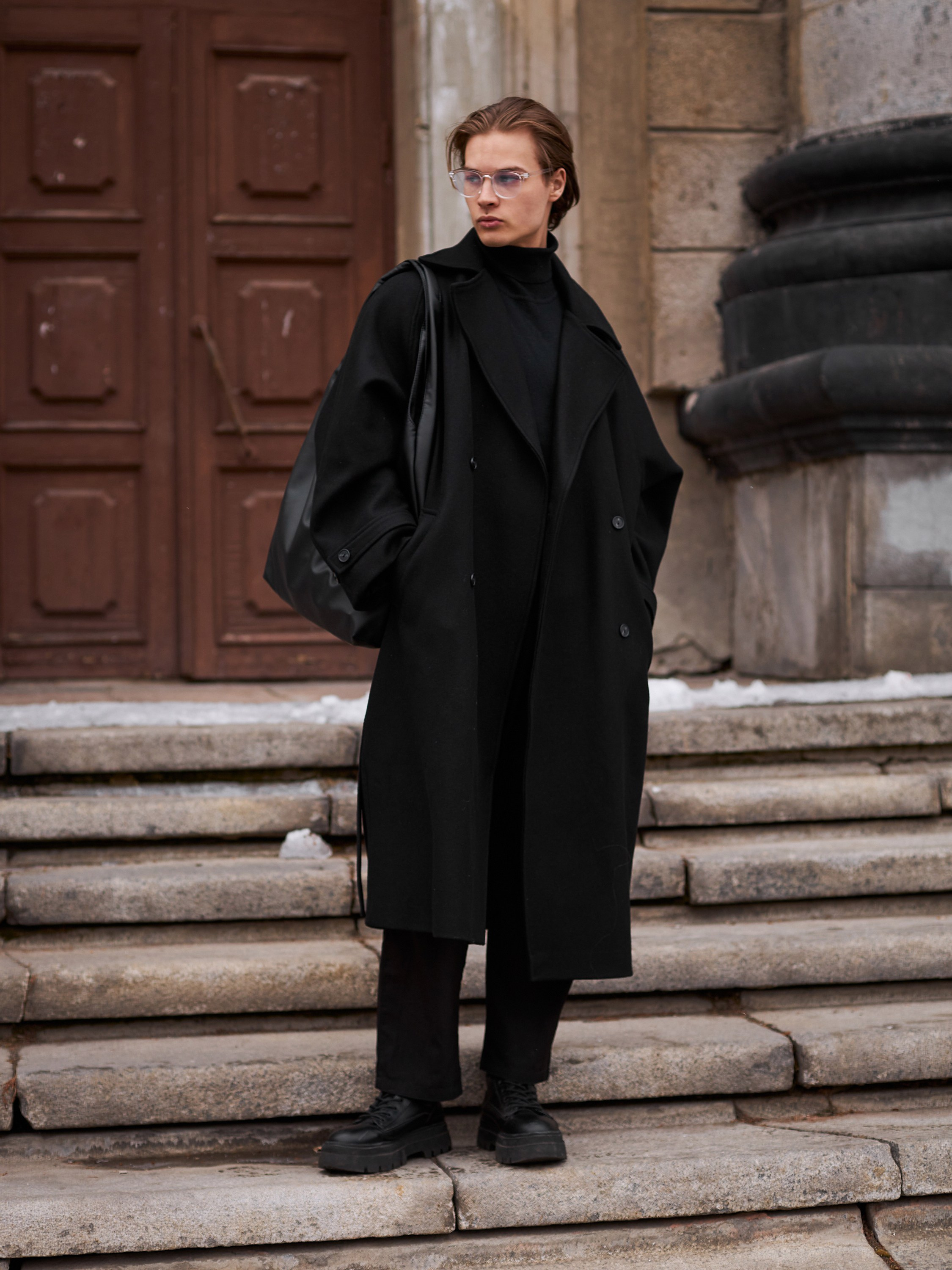 Фотосъемка мужского пальто Екатеринбург Wildberries ВБ Ozon Озон фотосессия одежды Екб заказать цена фотосъемка товара WB маркетплейс карточ. Фотограф Екатеринбург Анастасия Жерновская | Маркетплейсы и нейрофото