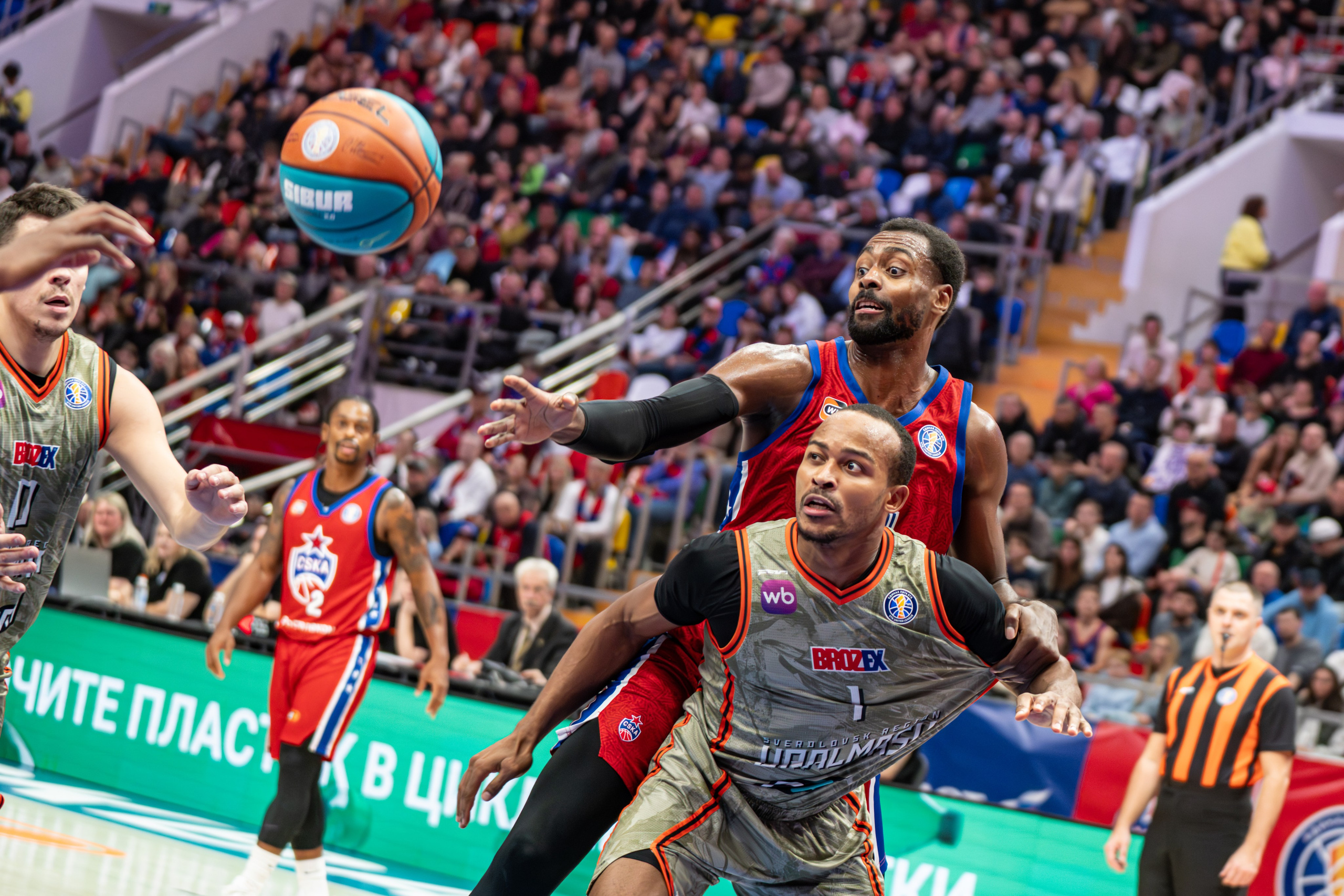 ЦСКА-Уралмаш (29.10.25). Автомобильный фотограф Шакая Кирилл