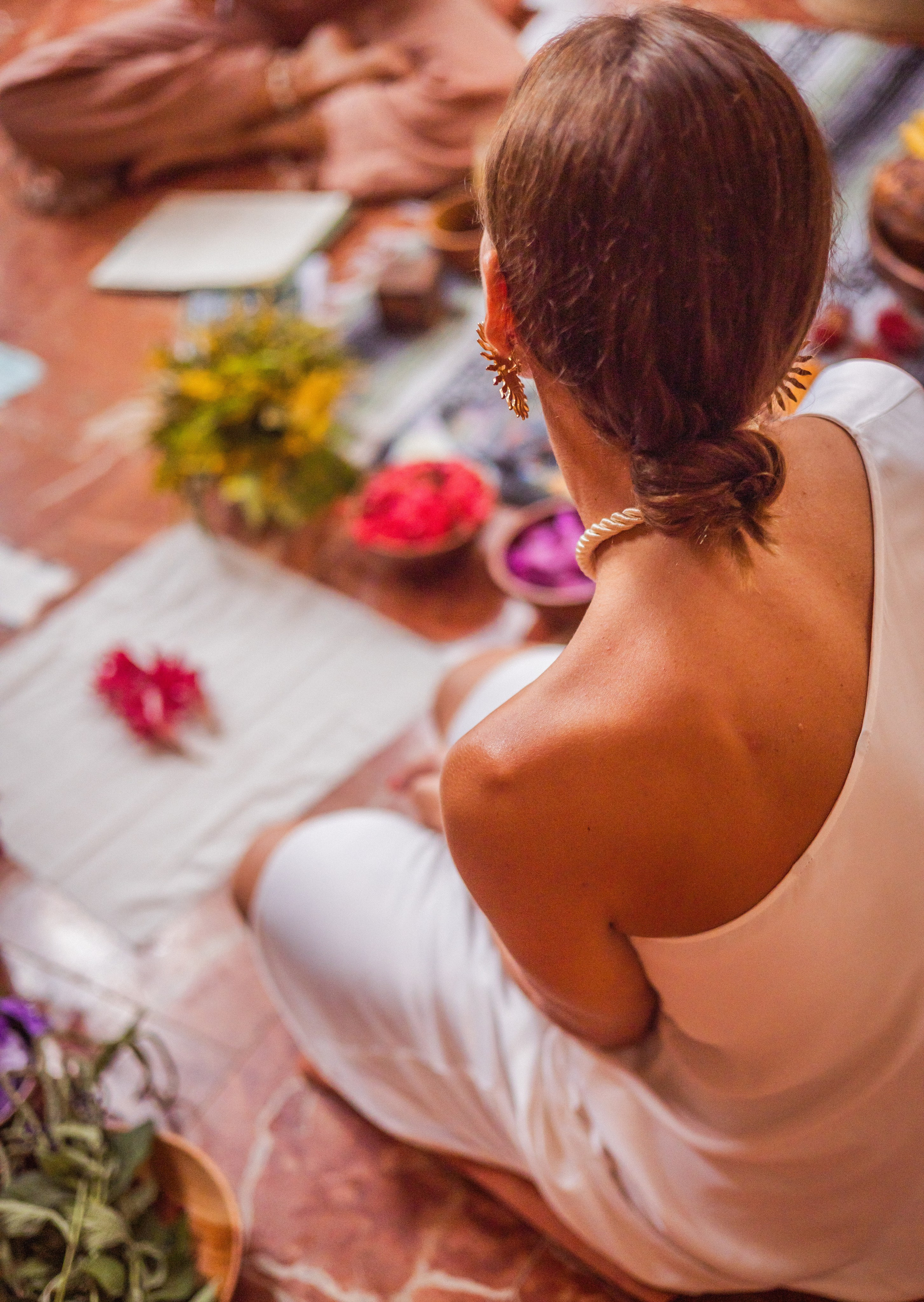 Swaddling practice by Nana. Family, portrait, content photo in Costa Rica Evgeniya Besprozvannykh