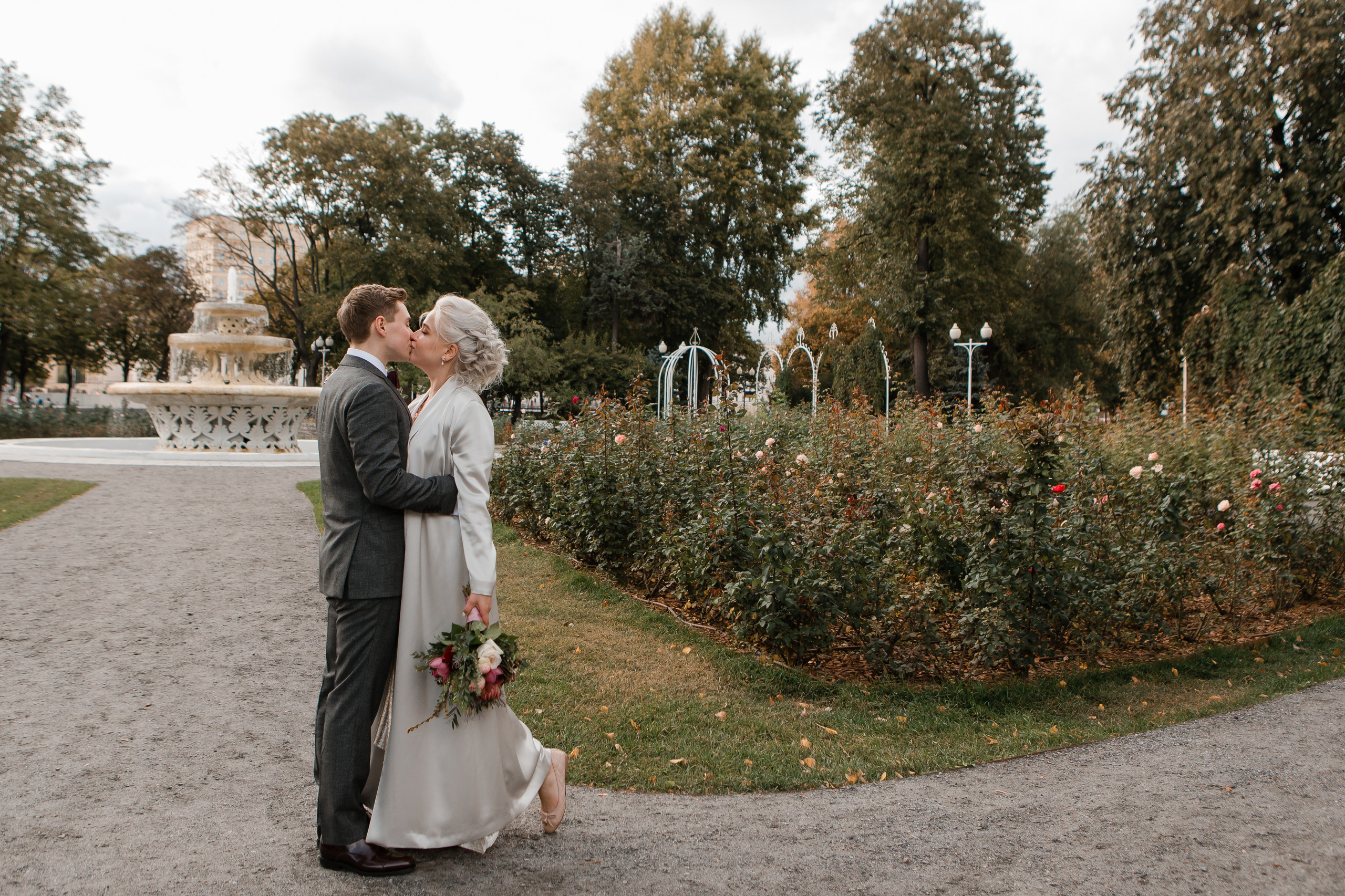 Александр и Ольга. Видеосъемка и фотосъемка свадеб. Фотограф и оператор на свадьбу. Видеосъемка подкастов, собственная видео-фотостудии. Предметная фотосъемка