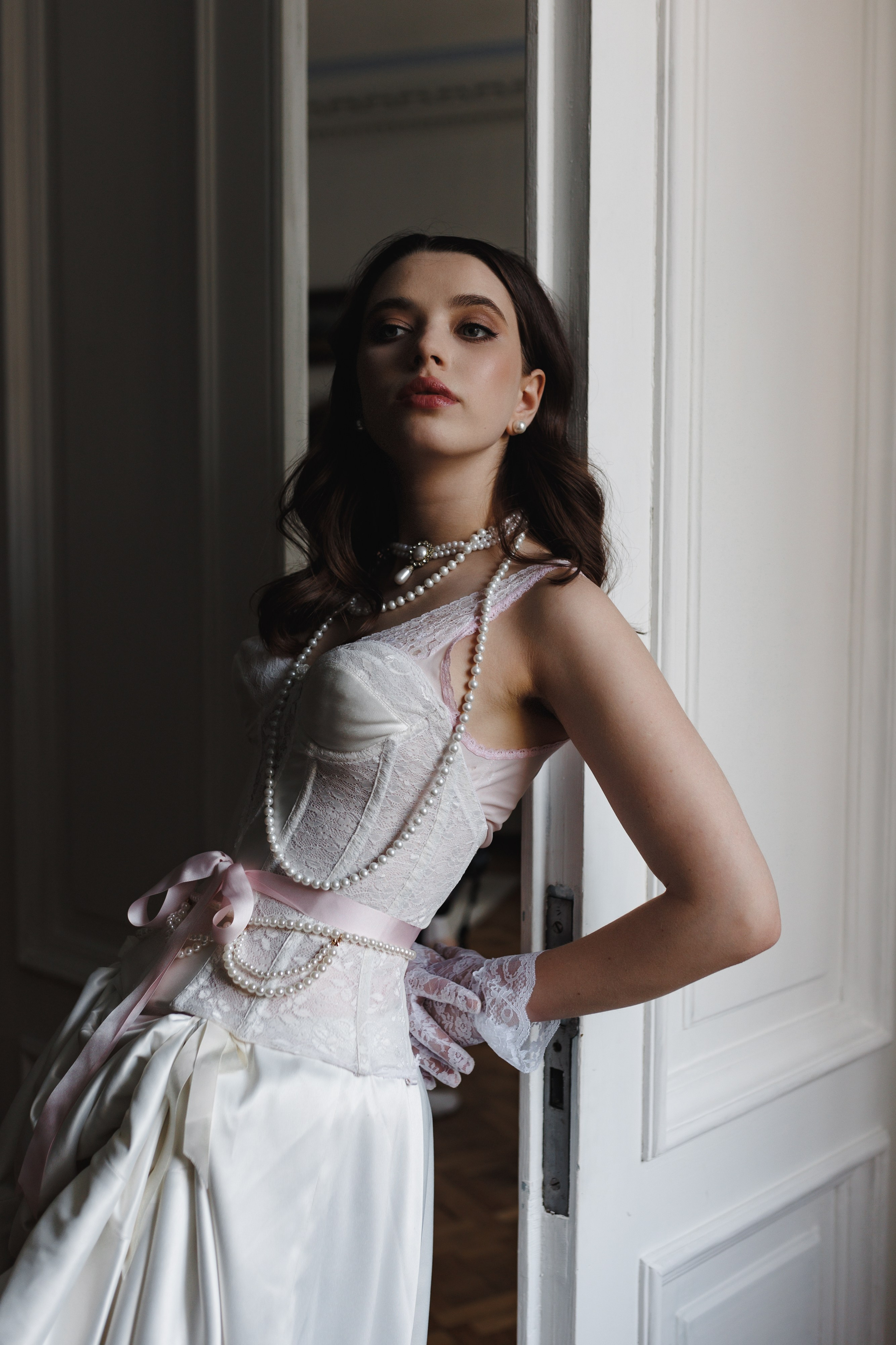 Свадебная фотосессия в квартире-студии. Свадебный фотограф в Москве Мария Крош