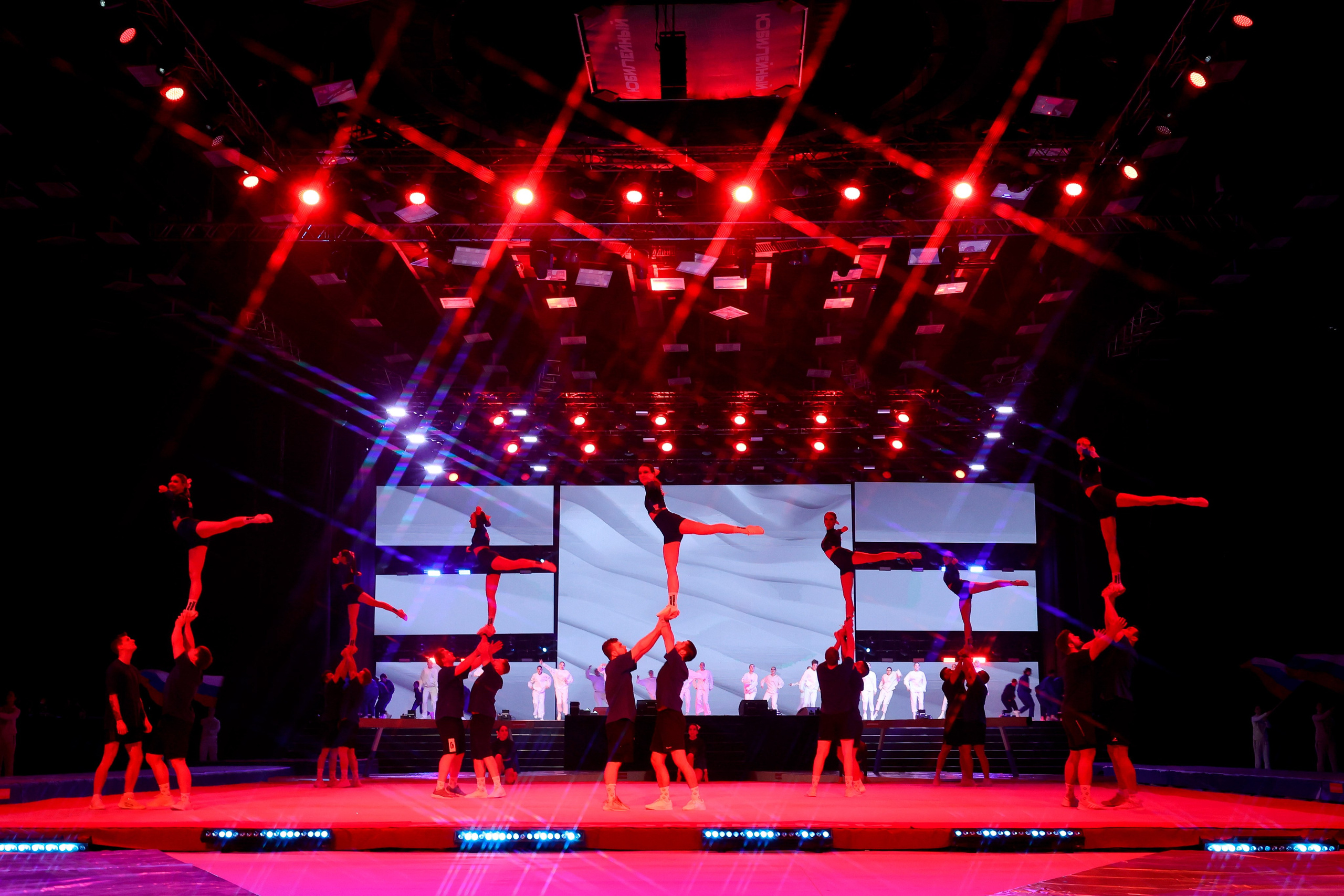 «Дуэль» Шоу Светланы Хоркиной 07.04.2024. Спортивный и репортажный фотограф Антон Тереханов