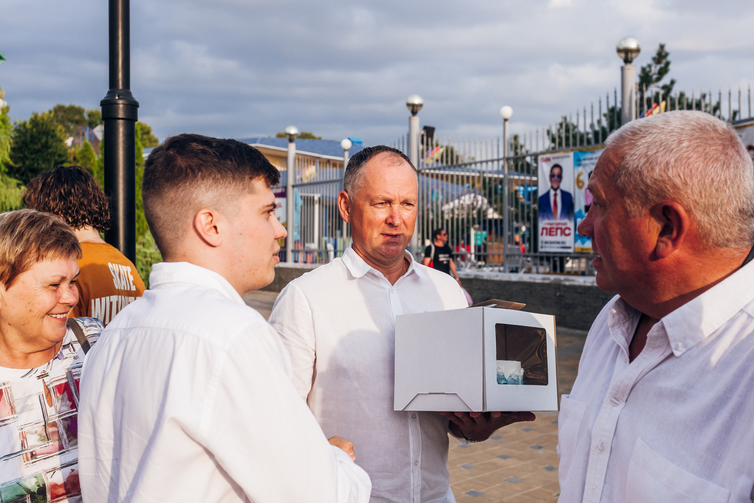 День рождение в уютном ресторане. Фотограф Денис Денисов