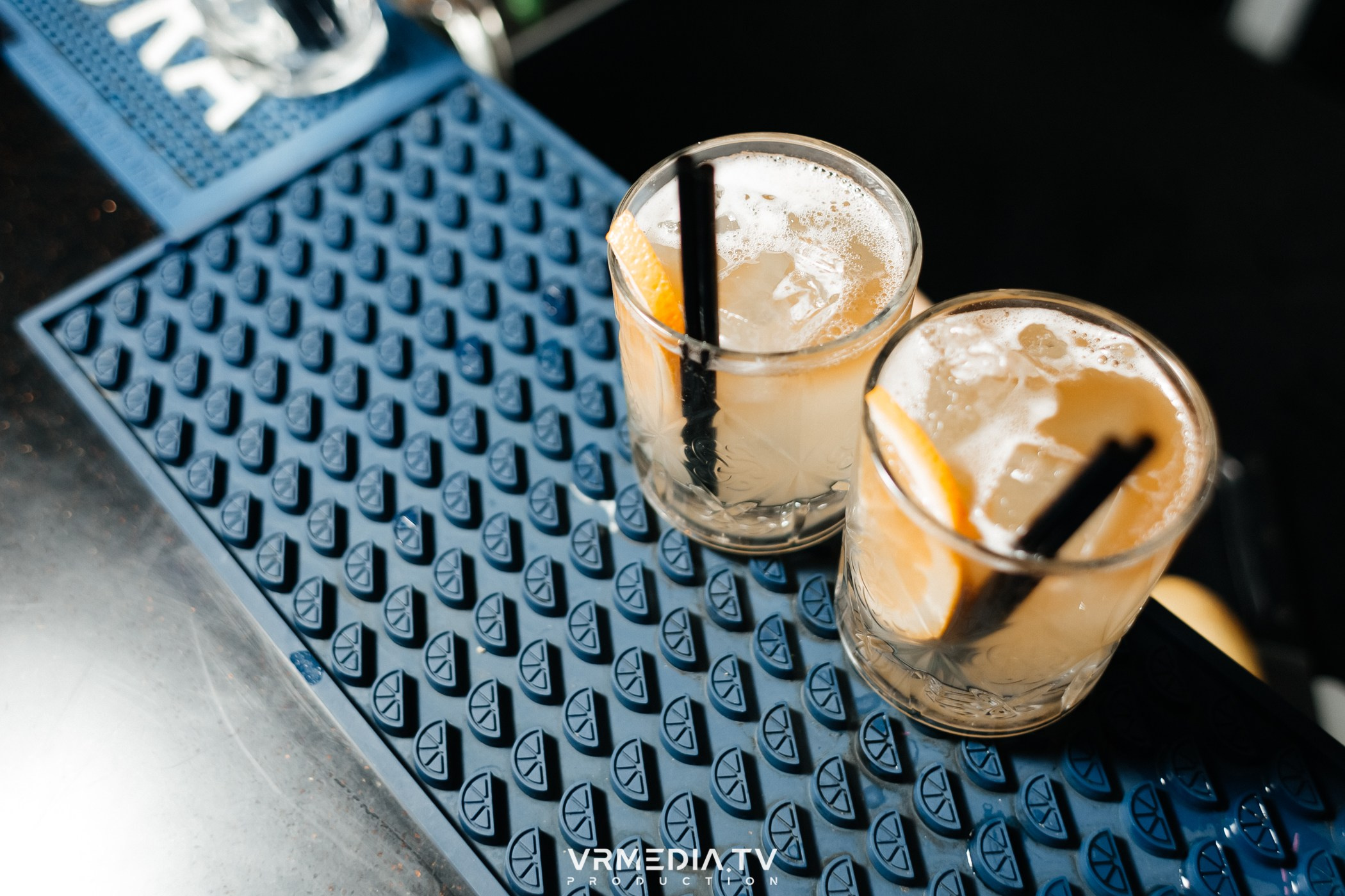 POP-STAR PARTY в караоке-баре «Volna»