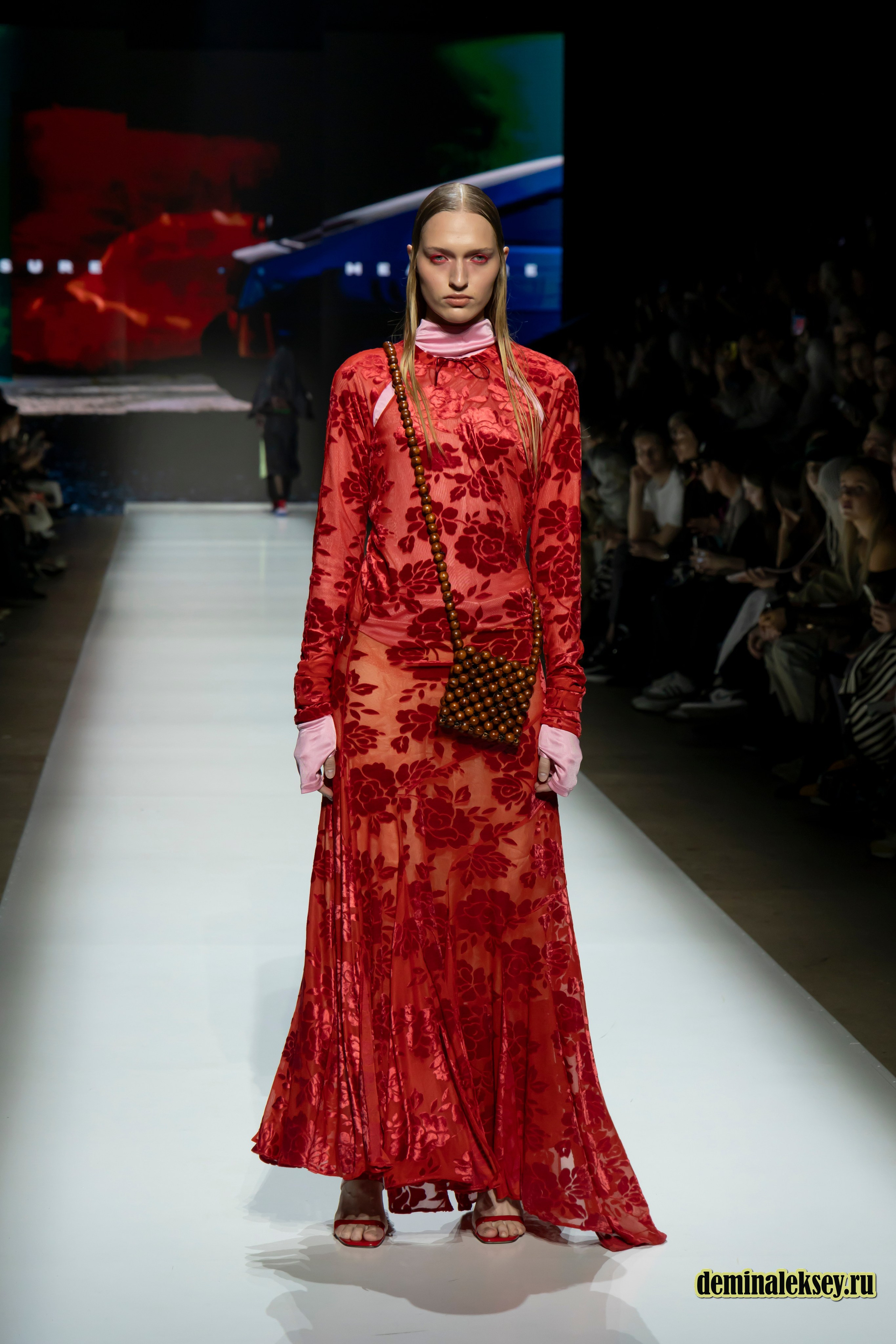 Московская неделя моды 2024 4 октября дизайнер Measure Махачкала. Репортажный, семейный и студийный фотограф в Москве Демин Алексей