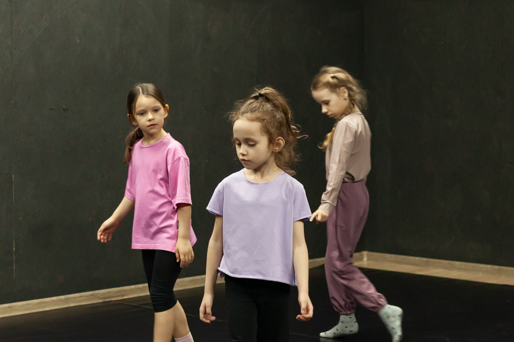 Театр современного танца GLYPTIC дети. Семейный и женский фотограф, стильный репортаж в г. Новосибирск