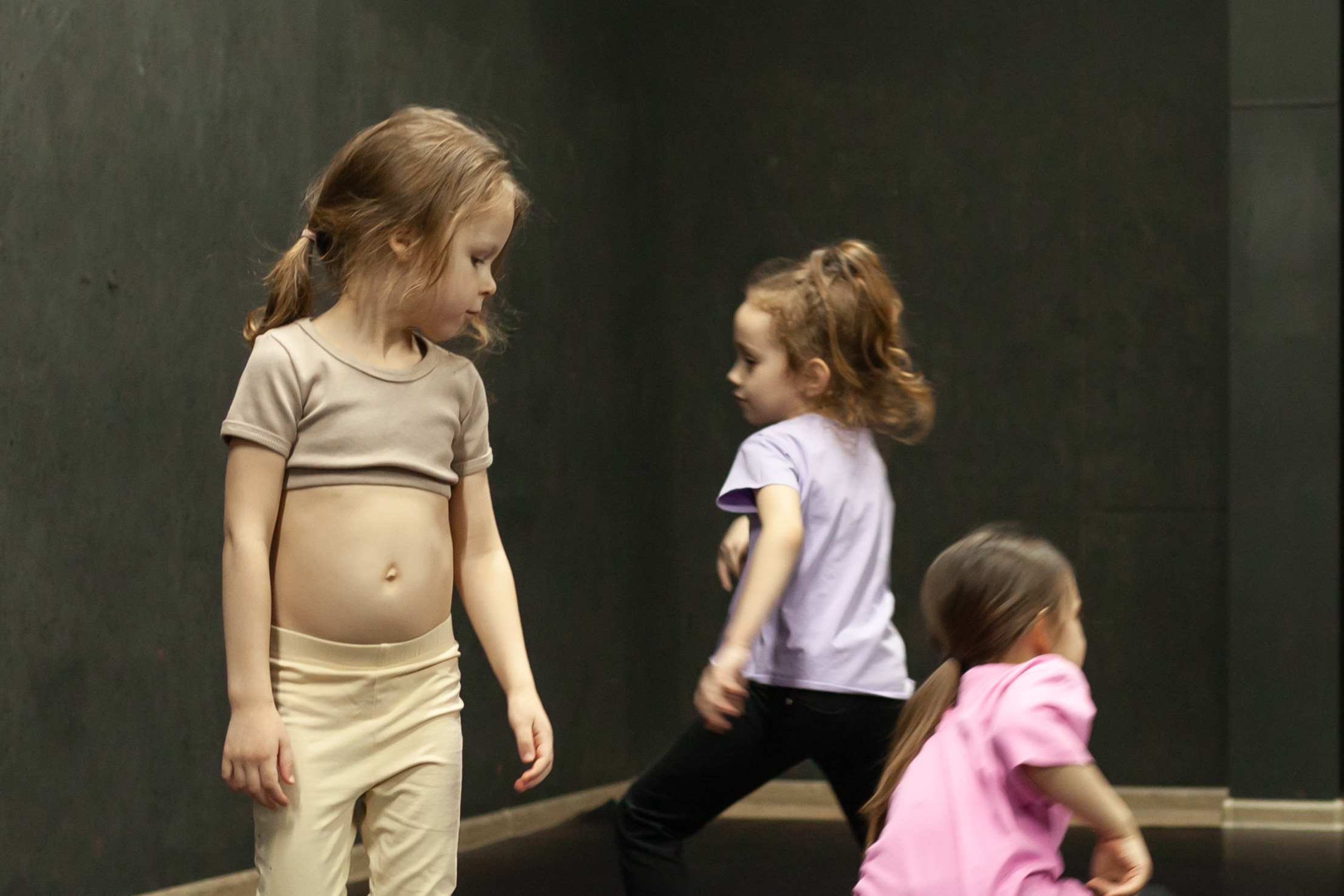 Театр современного танца GLYPTIC дети. Семейный и женский фотограф, стильный репортаж в г. Новосибирск