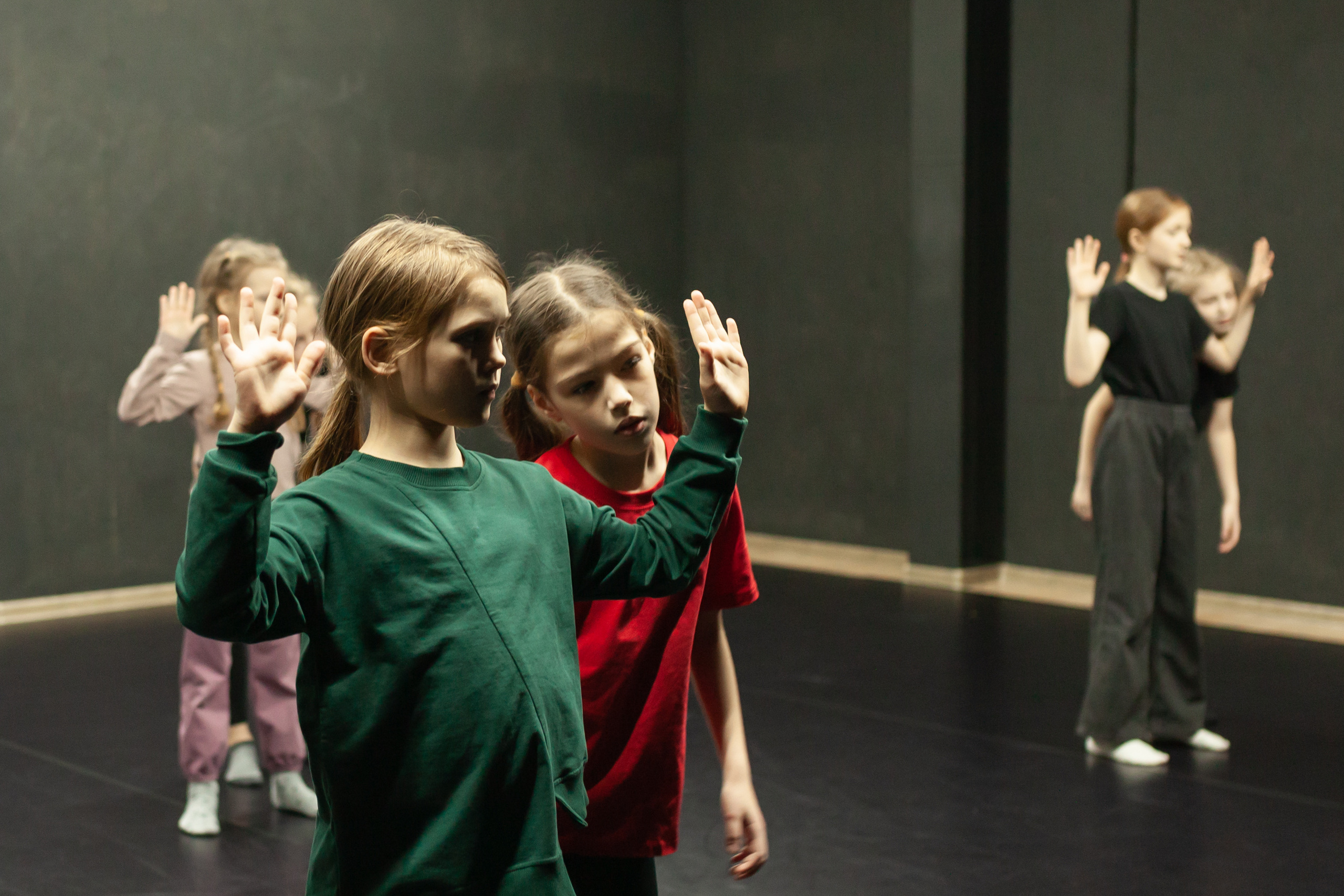 Театр современного танца GLYPTIC дети. Семейный и женский фотограф, стильный репортаж в г. Новосибирск