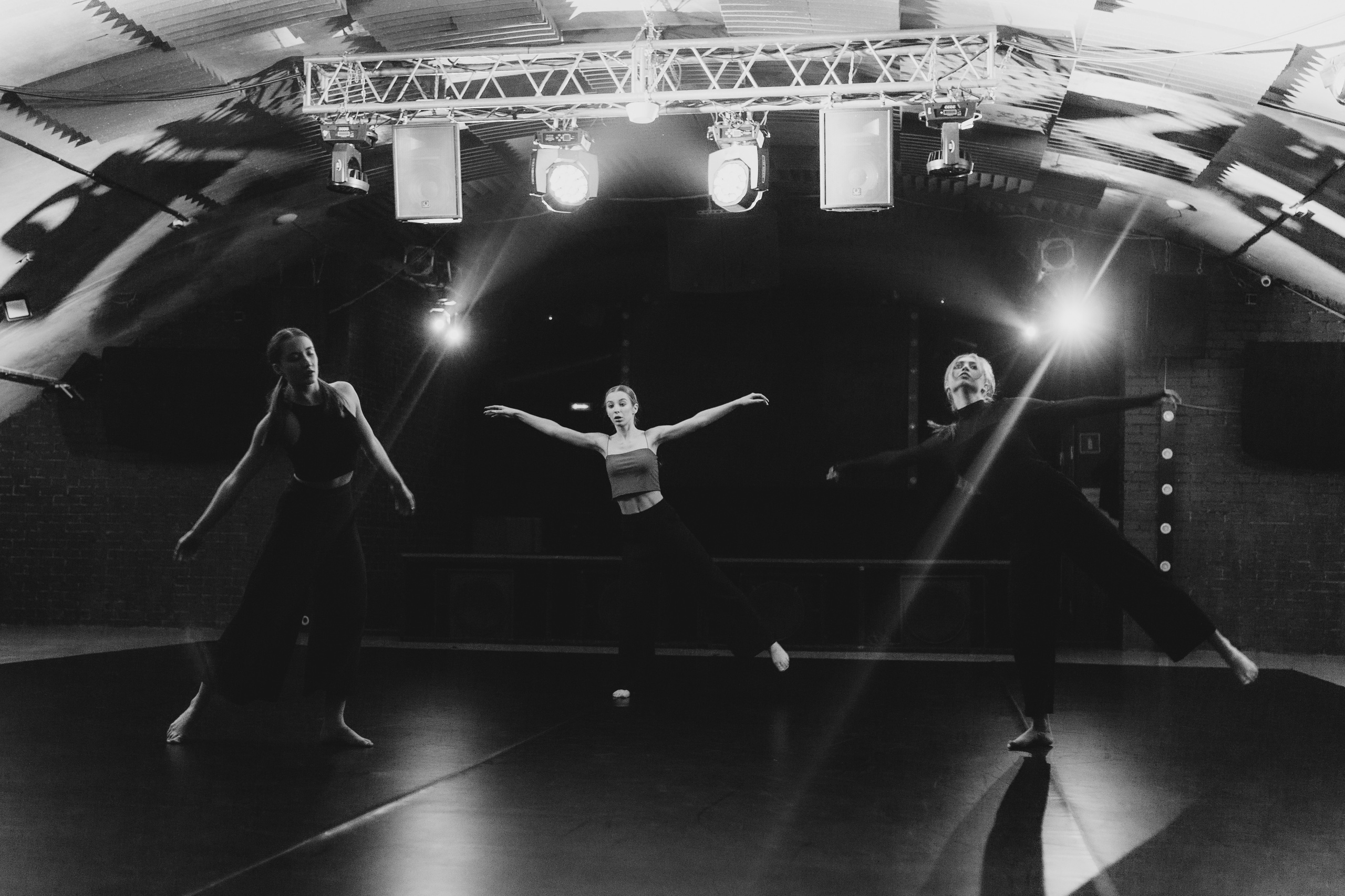 Современный танец НОККиИ. Семейный и женский фотограф, стильный репортаж в г. Новосибирск