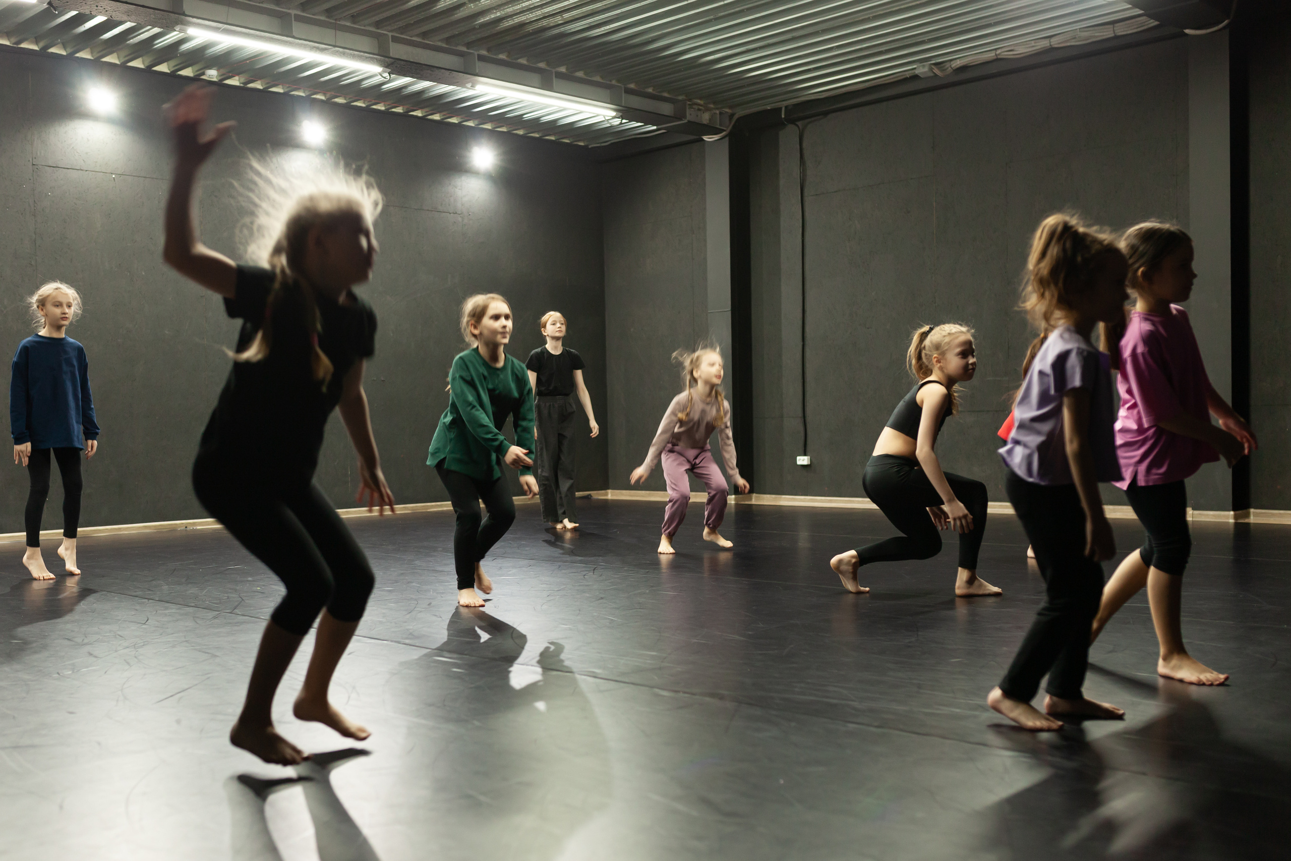 Театр современного танца GLYPTIC дети. Семейный и женский фотограф, стильный репортаж в г. Новосибирск